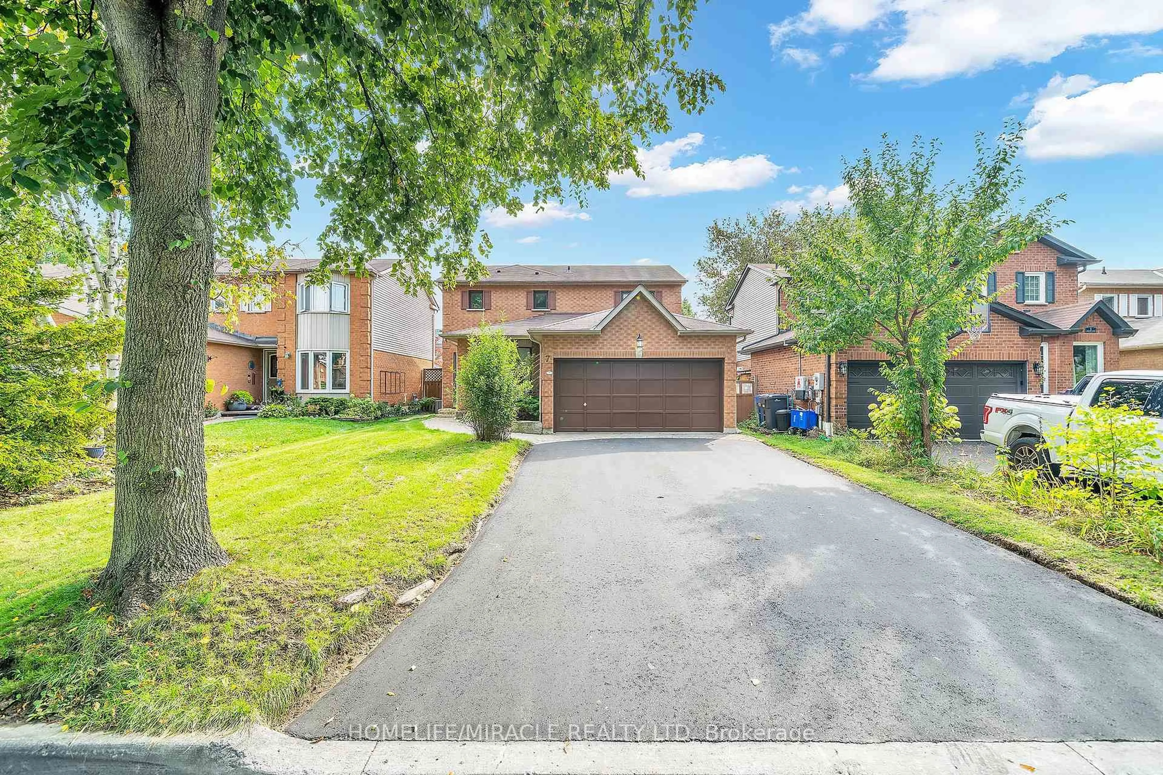 Unknown for 7 Houghton Crt, Whitby Ontario L1N 8G9