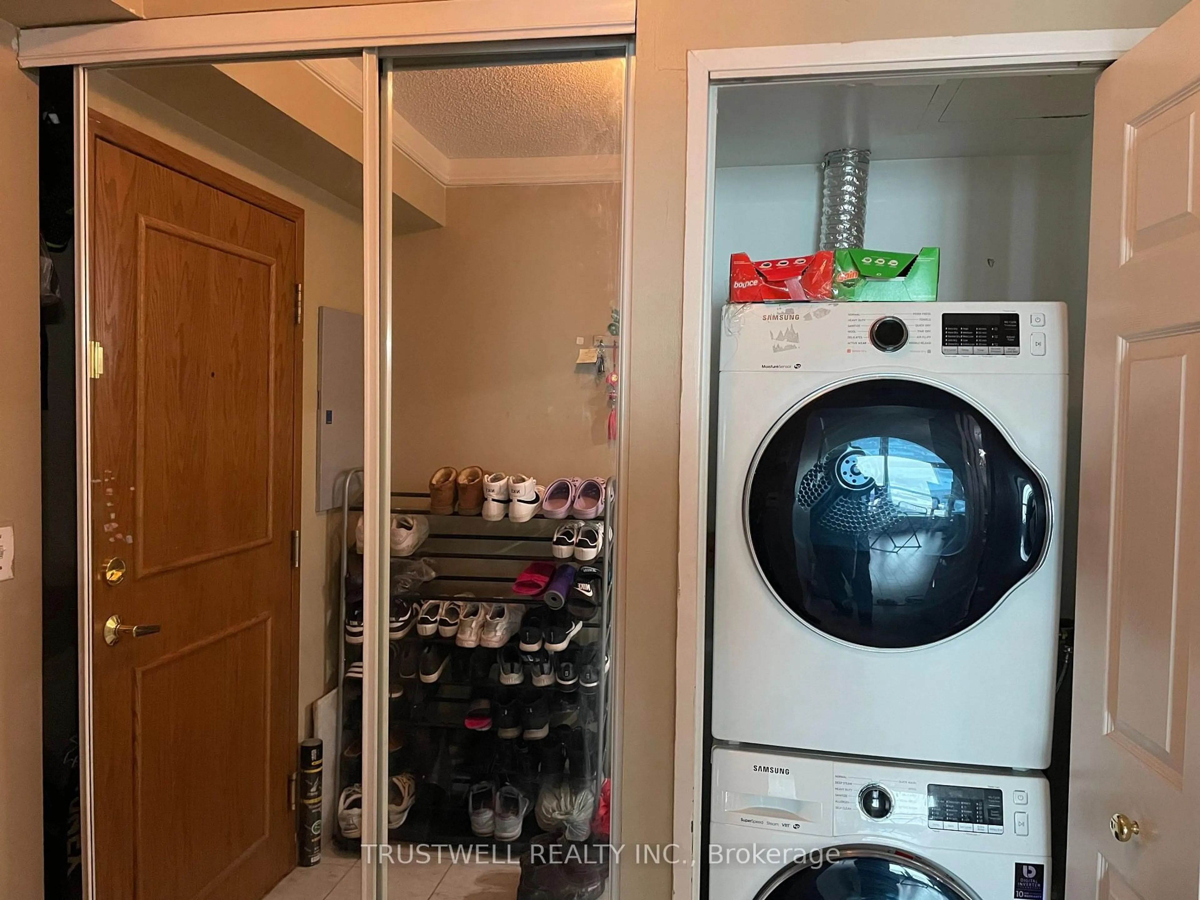 Laundry room for 8 Lee Centre Dr #1509, Toronto Ontario M1H 3H8