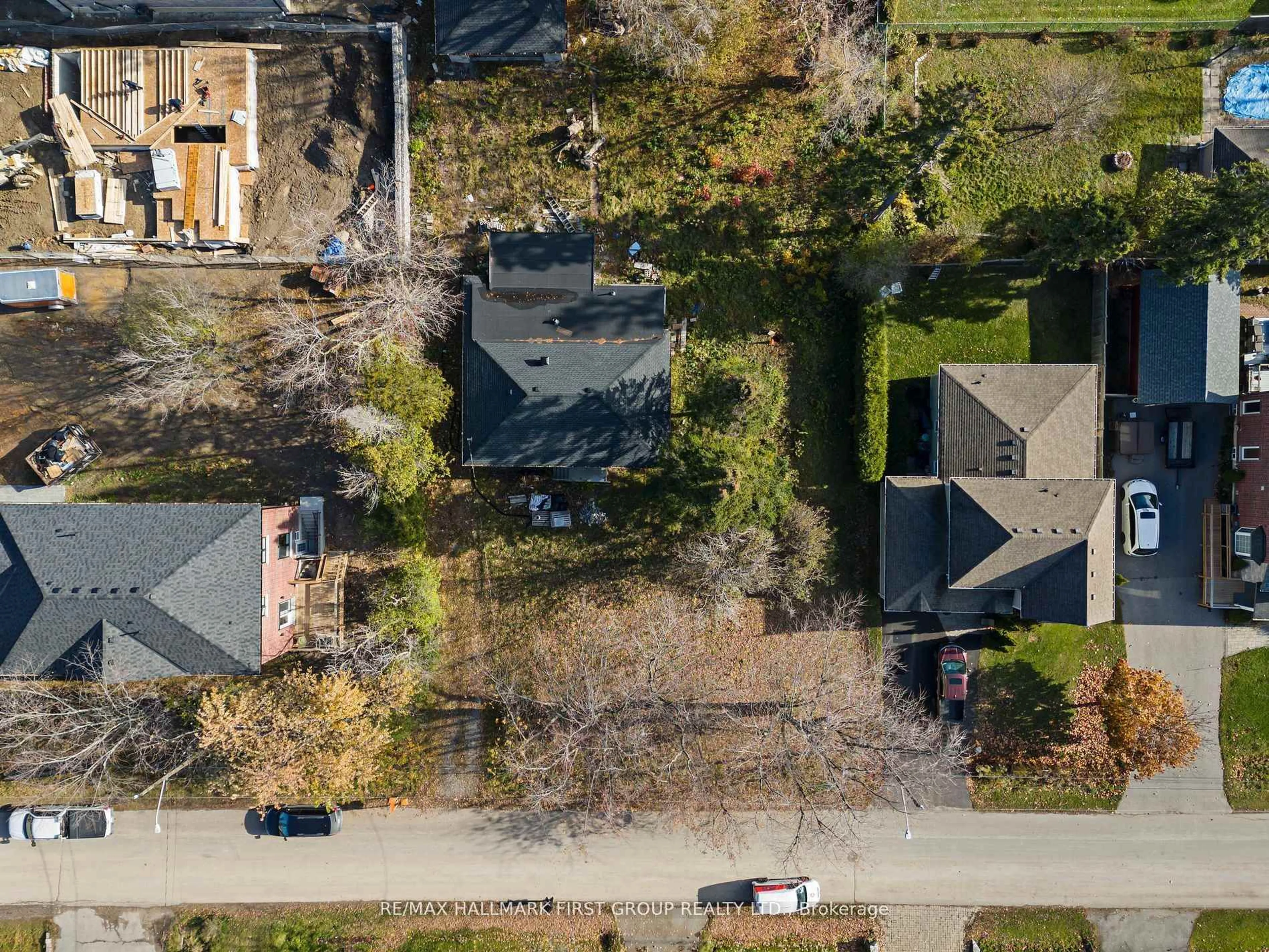 A pic from outside/outdoor area/front of a property/back of a property/a pic from drone, street for 515 Ruthel Rd, Ajax Ontario L1S 1E5