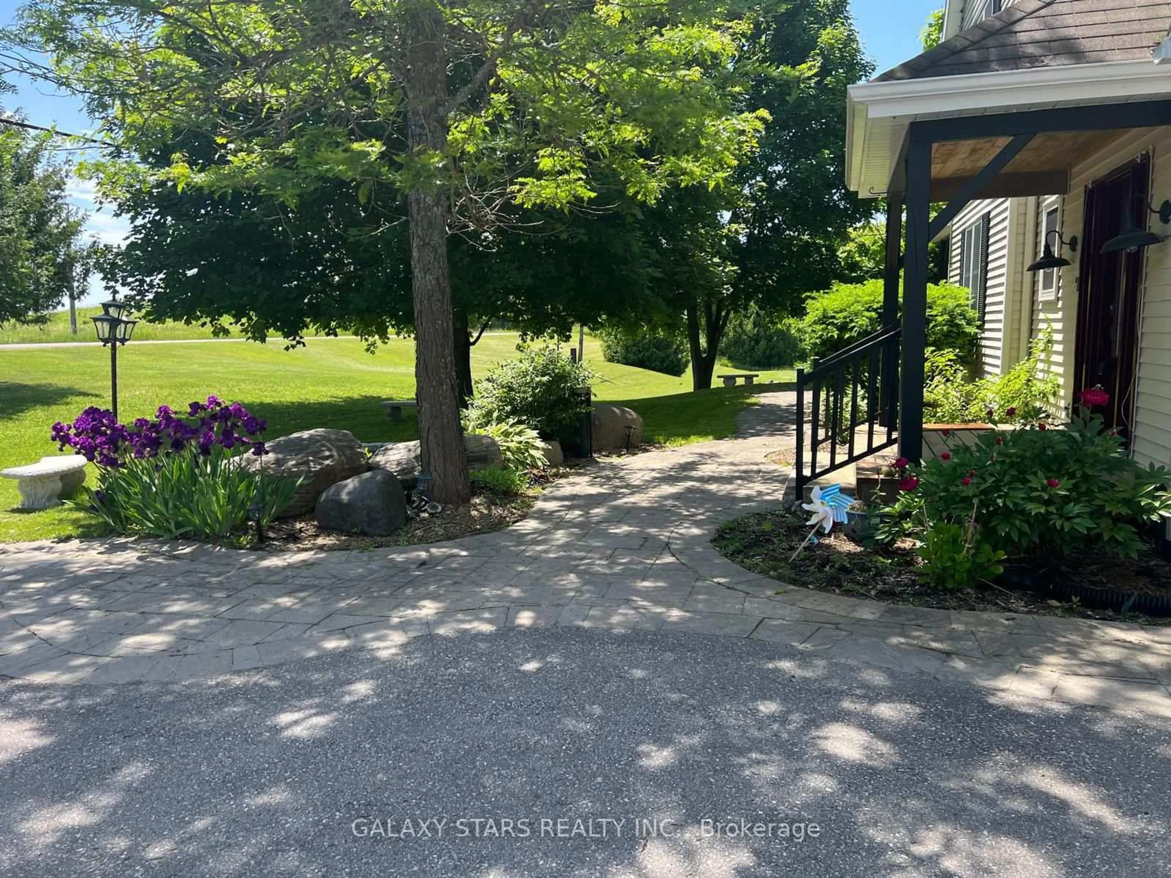 A pic from outside/outdoor area/front of a property/back of a property/a pic from drone, street for 5436 Old Brock Rd, Pickering Ontario L1Y 1A1
