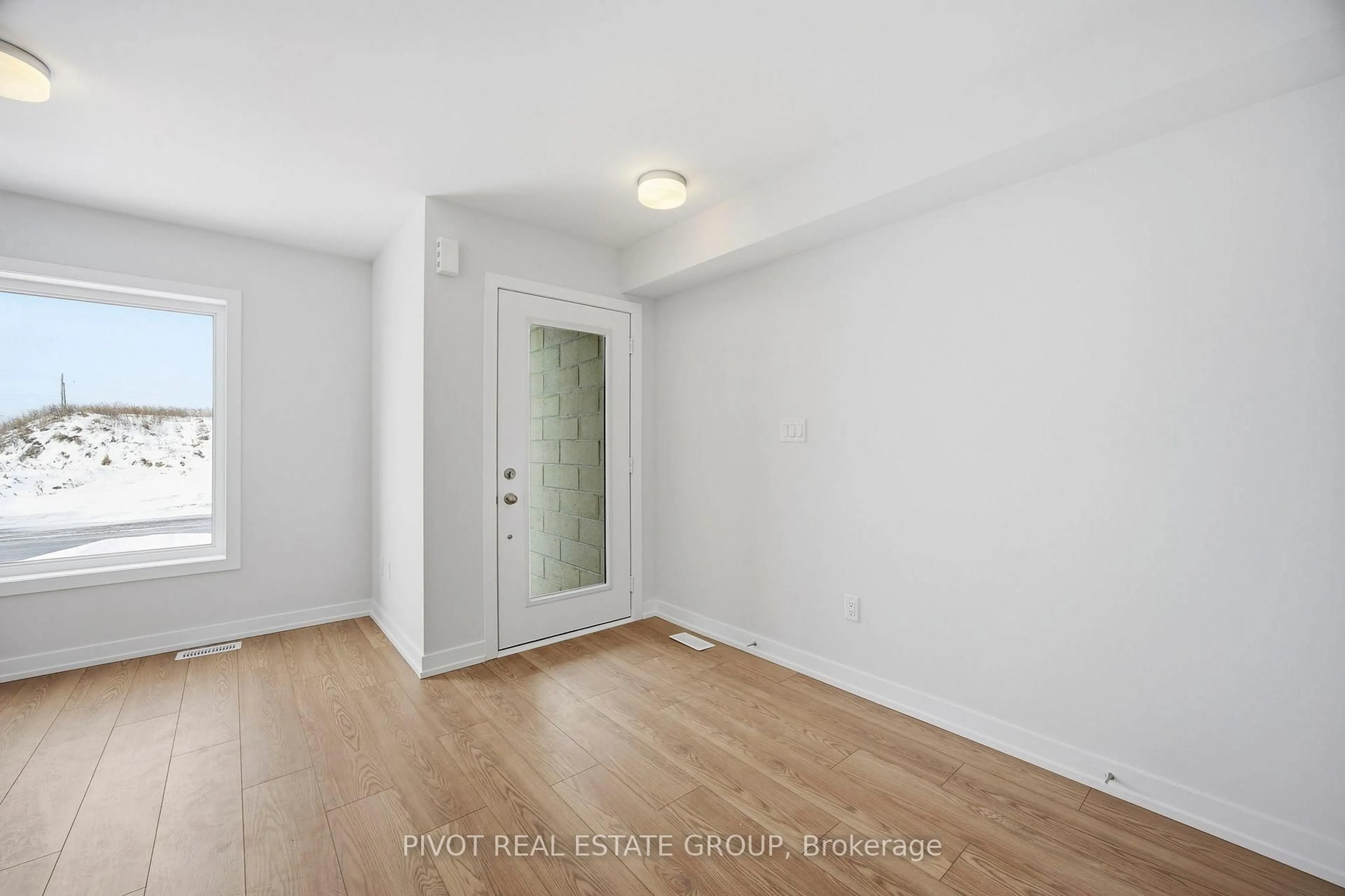 A pic of a room for 16 Pluto Way, Whitby Ontario L1M 0M7