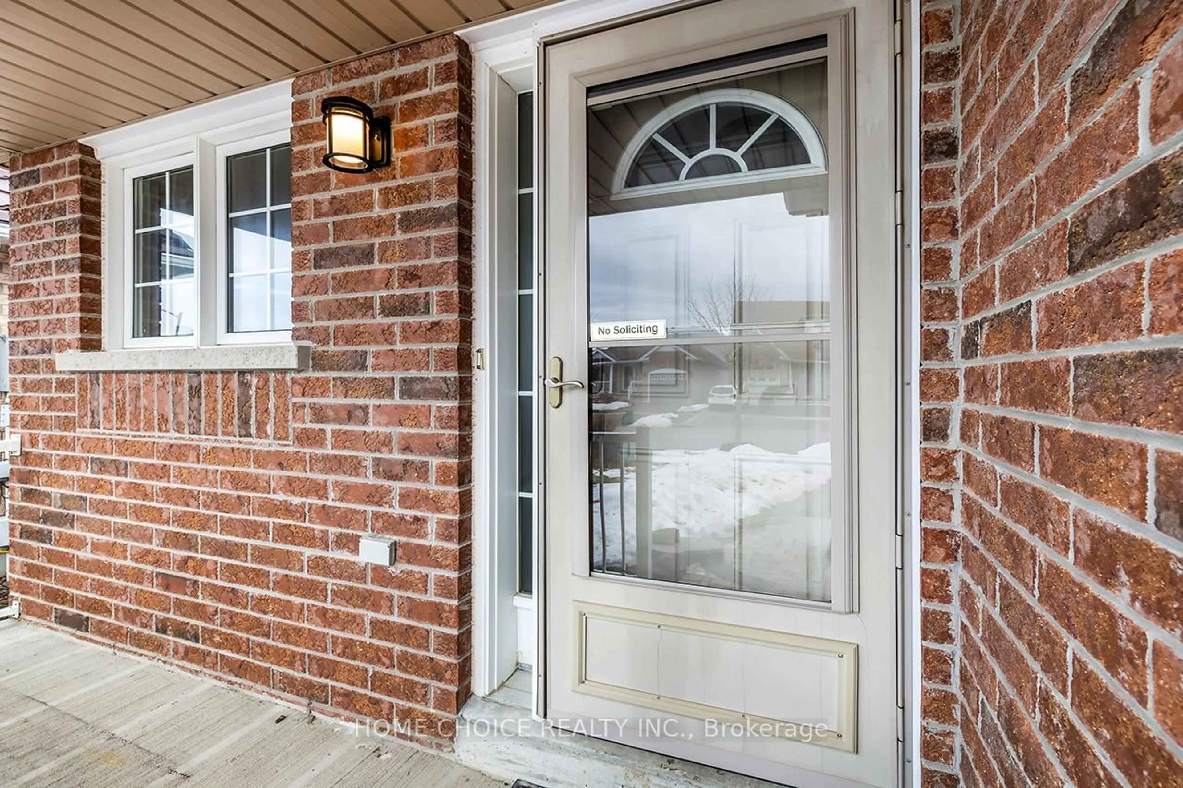 Indoor entryway for 1665 Northfield Ave, Oshawa Ontario L1K 0K7