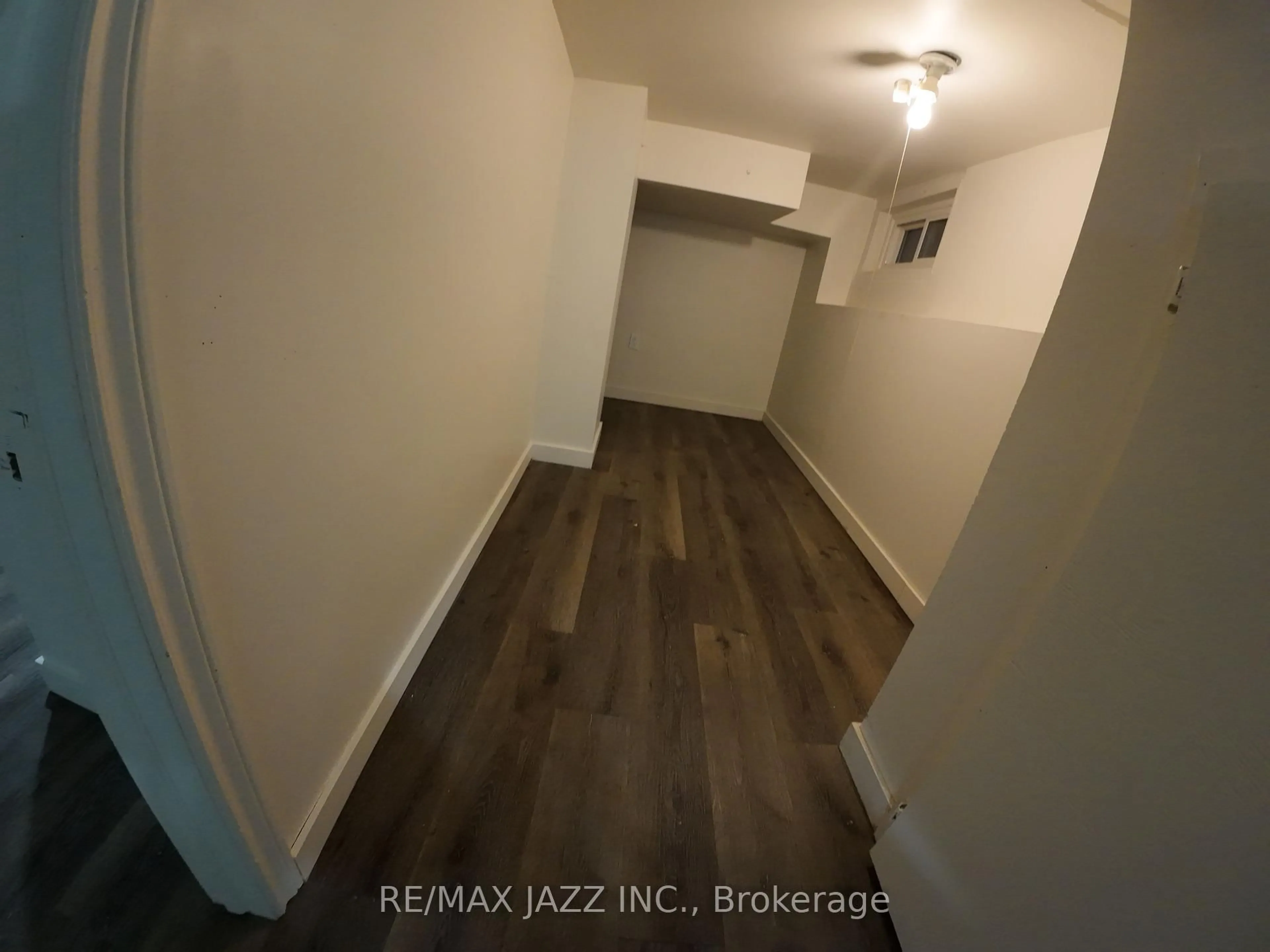 A pic of a room for 548 Front St, Oshawa Ontario L1H 4V3