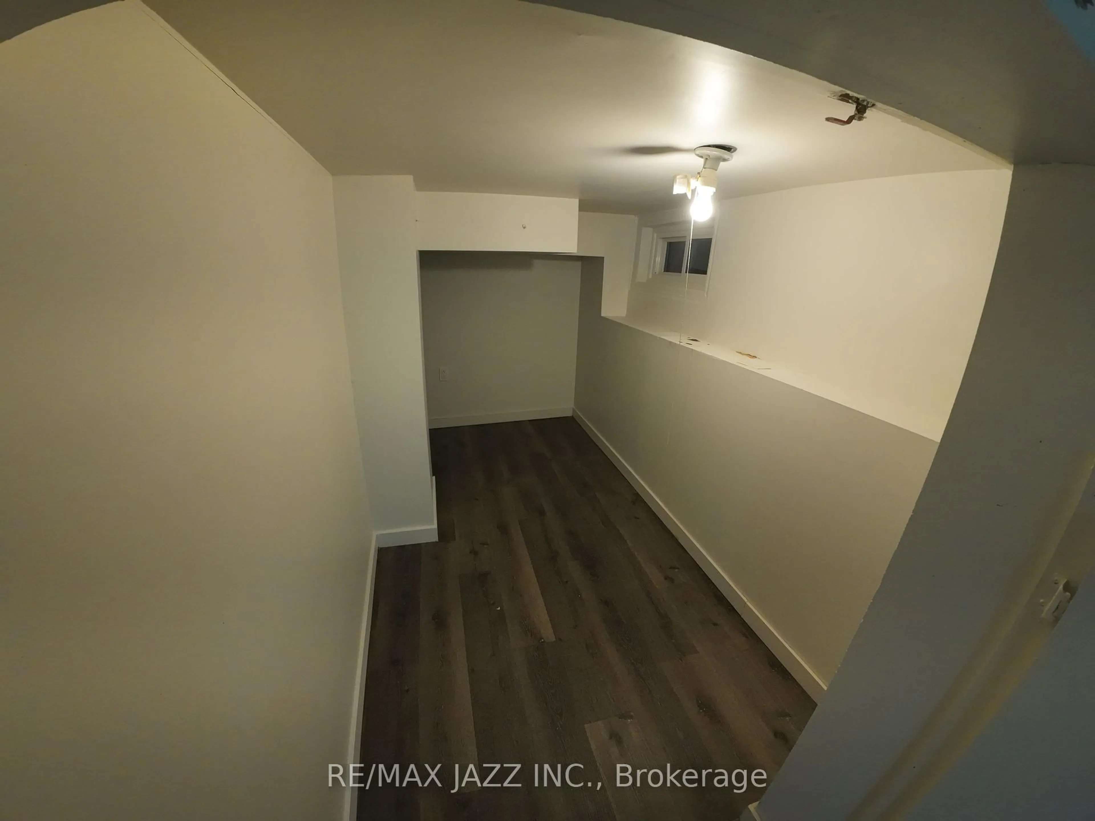 A pic of a room for 548 Front St, Oshawa Ontario L1H 4V3