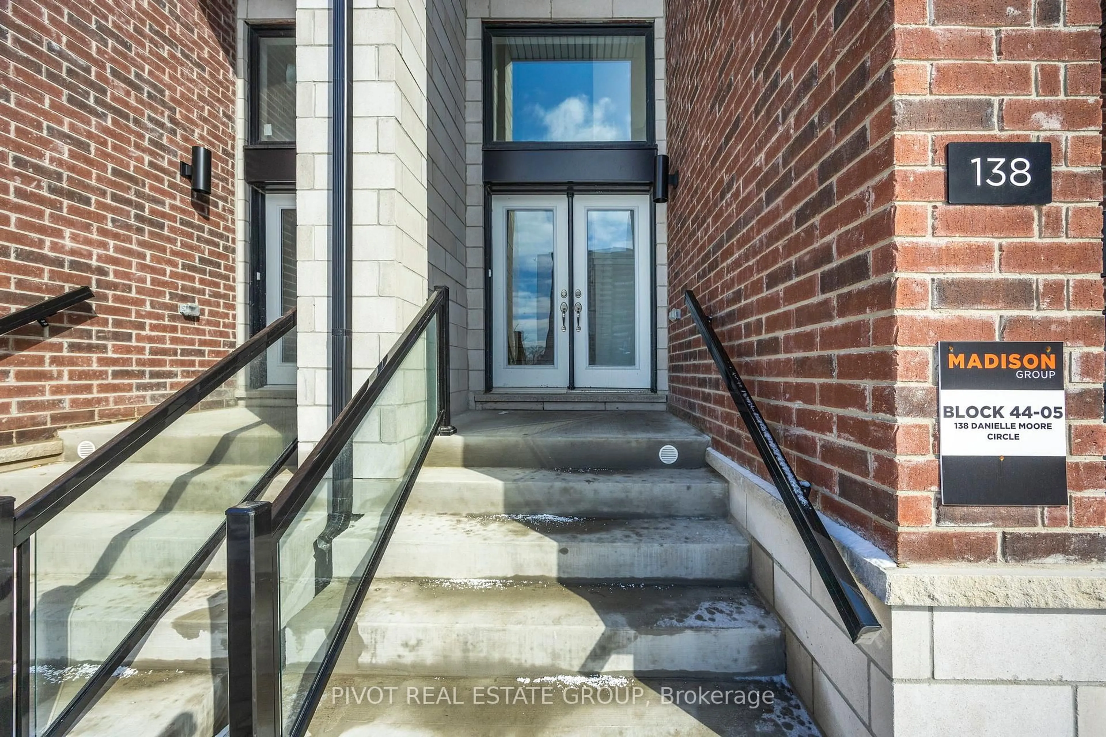 Unknown for 138 Danielle Moore Circ, Toronto Ontario M1P 0G9