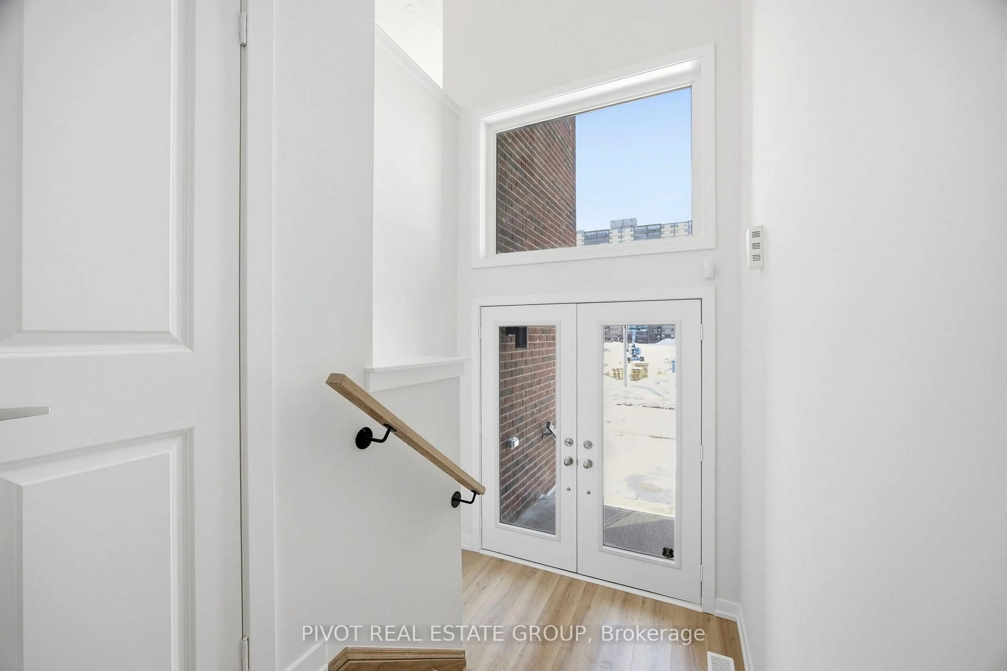 Indoor entryway for 138 Danielle Moore Circ, Toronto Ontario M1P 0G9