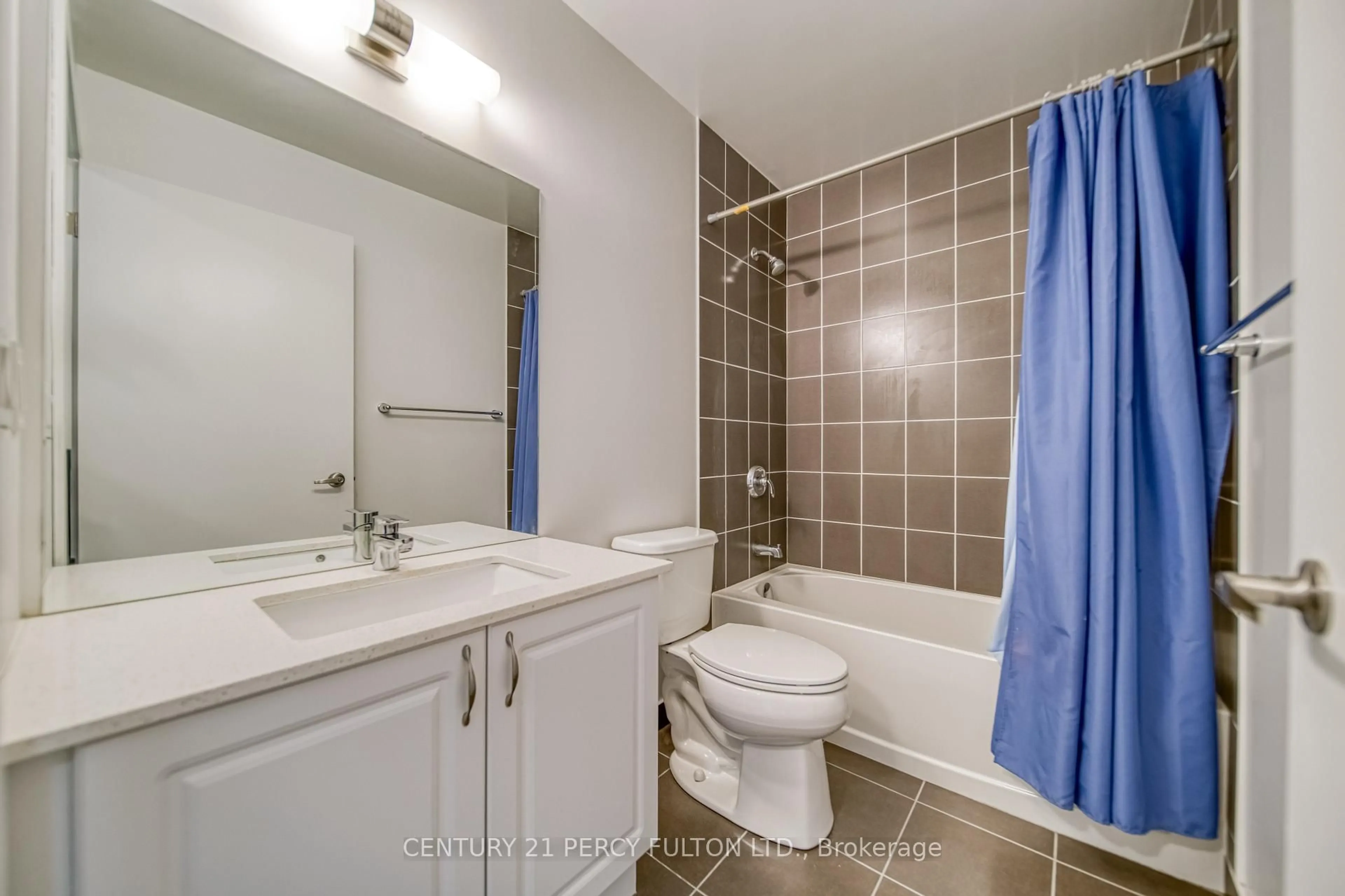 Standard bathroom, ceramic/tile floor for 1255 Bayly St #2208, Pickering Ontario L1W 0B6