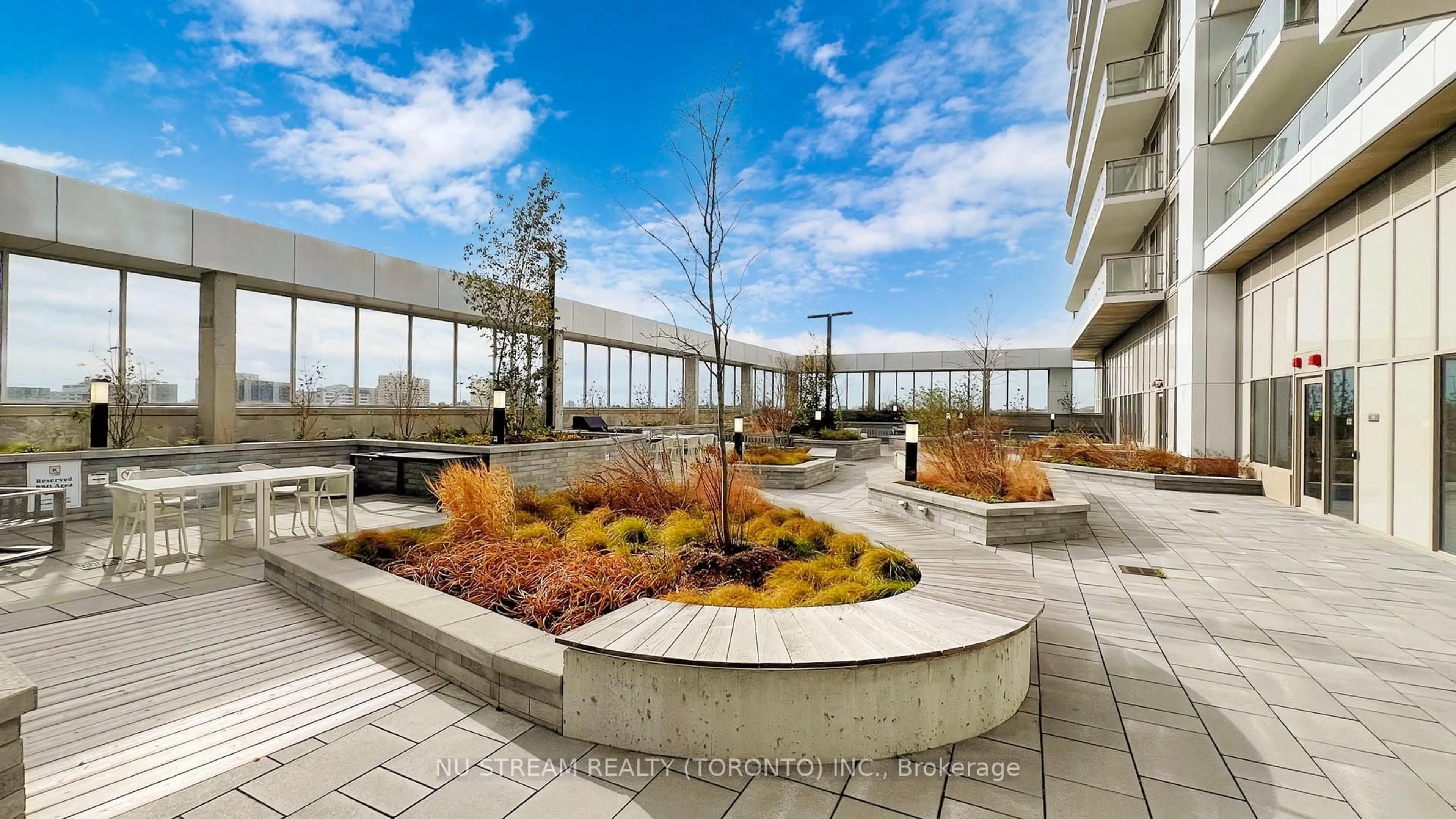 Patio, building for 2031 Kennedy Rd #1225, Toronto Ontario M1T 0B8