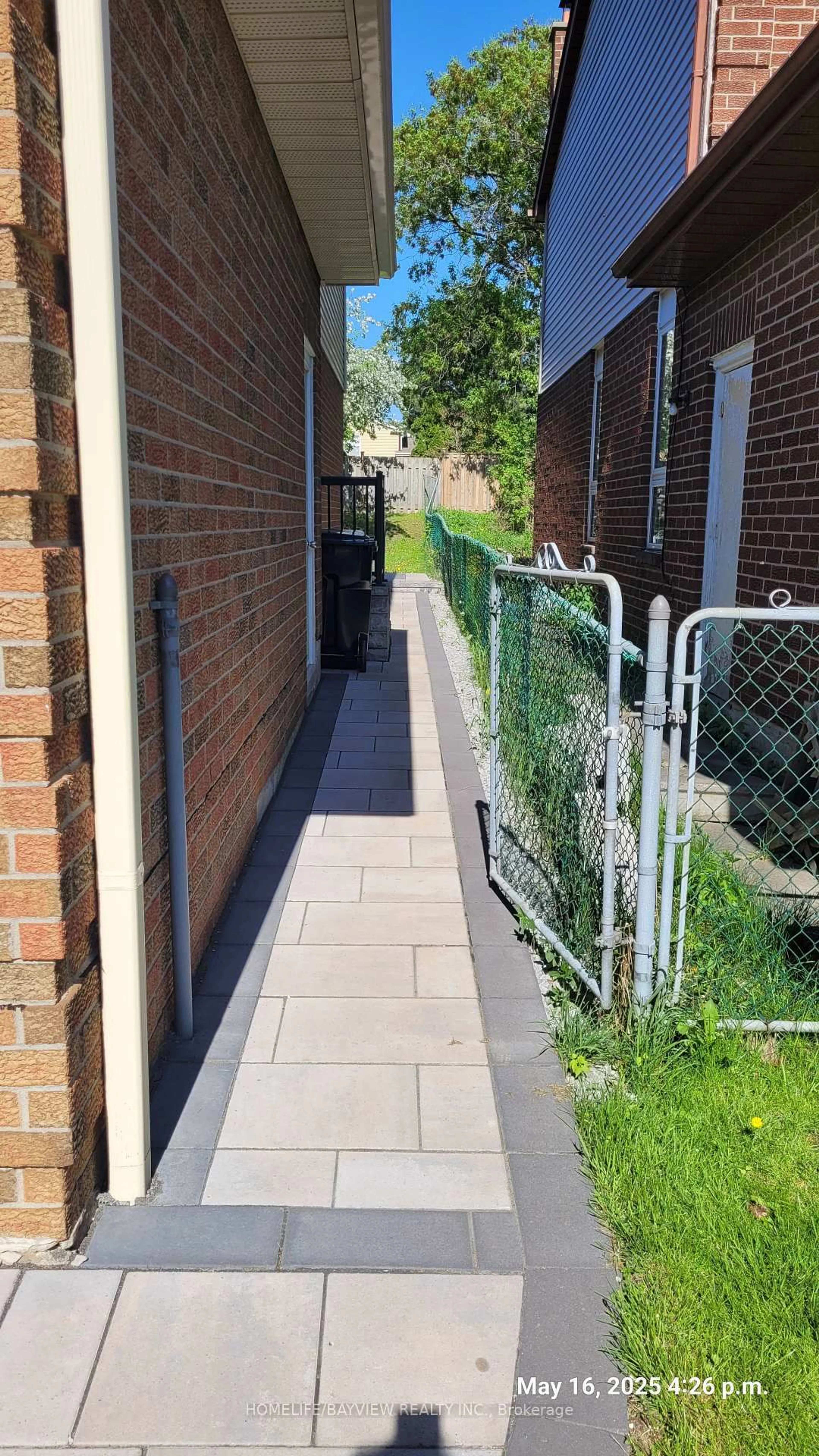 A pic from outside/outdoor area/front of a property/back of a property/a pic from drone, street for 87 Moorehouse Dr, Toronto Ontario M1V 2E2