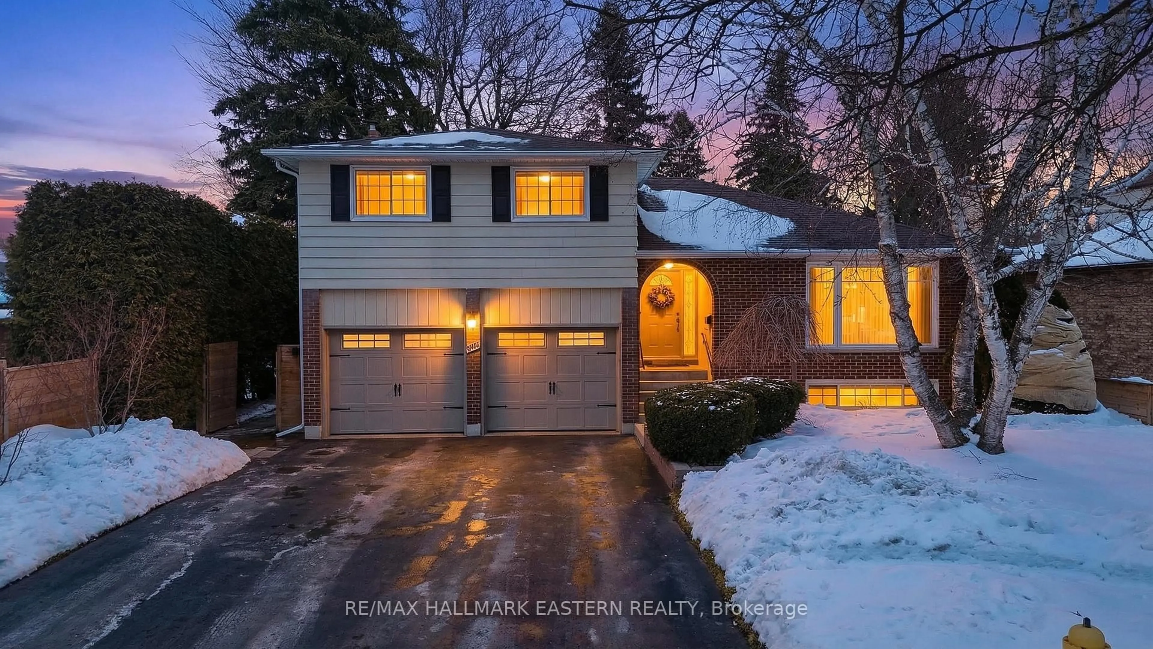 Home with brick exterior material, street for 946 Beaufort Crt, Oshawa Ontario L1G 7J8