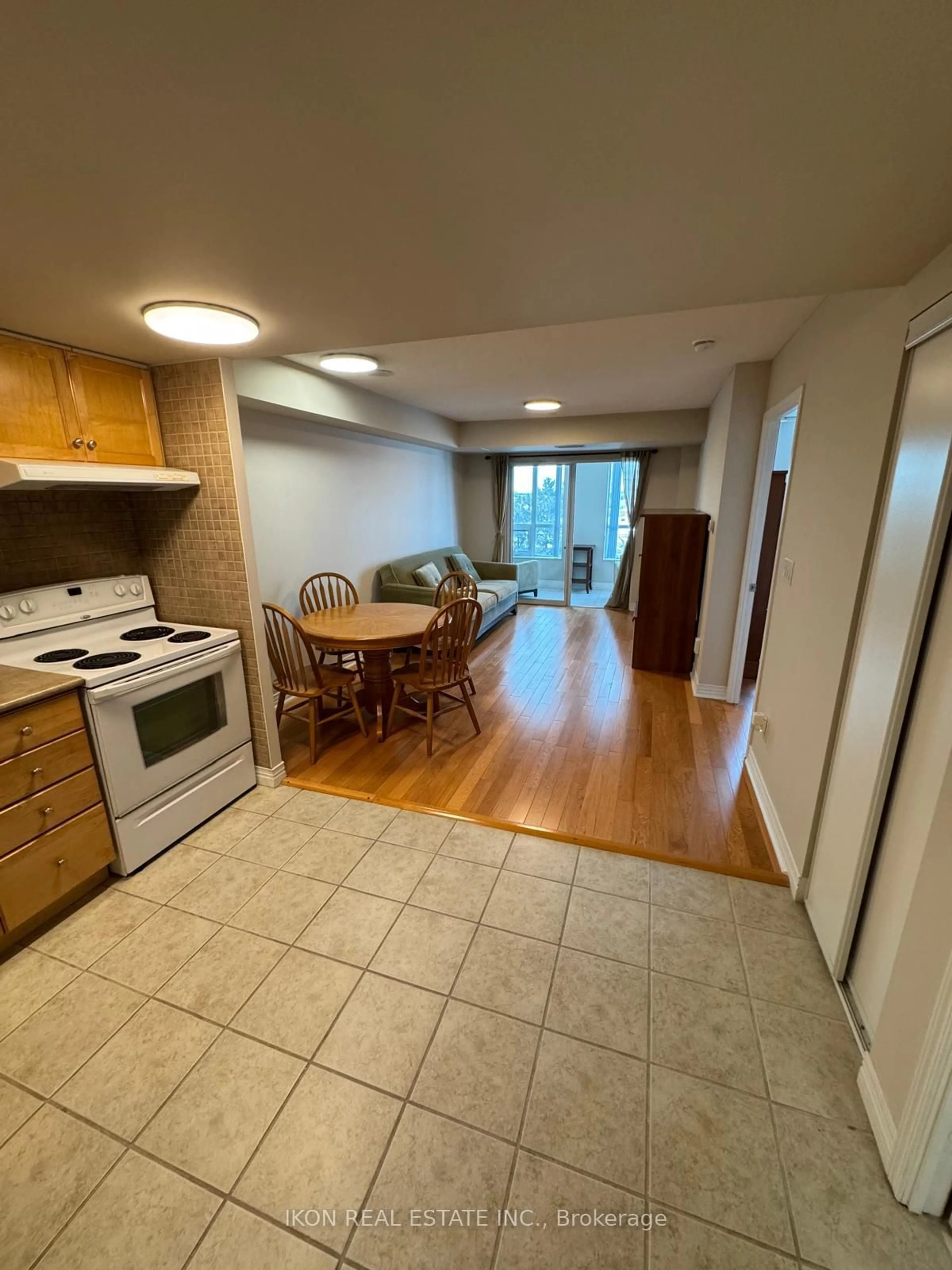 A pic of a room for 100 Scottfield Dr #615, Toronto Ontario M1S 5W5