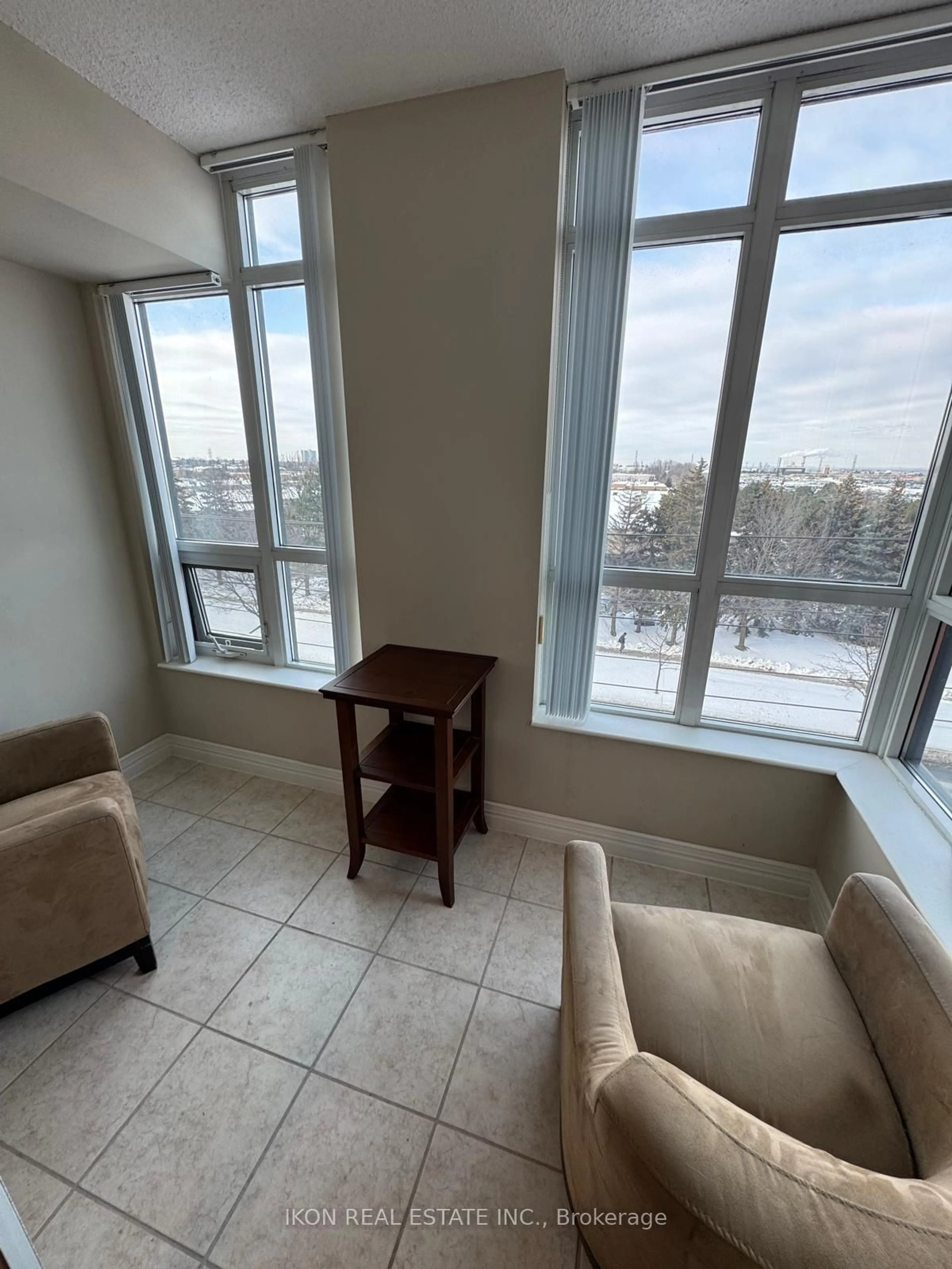 A pic of a room for 100 Scottfield Dr #615, Toronto Ontario M1S 5W5