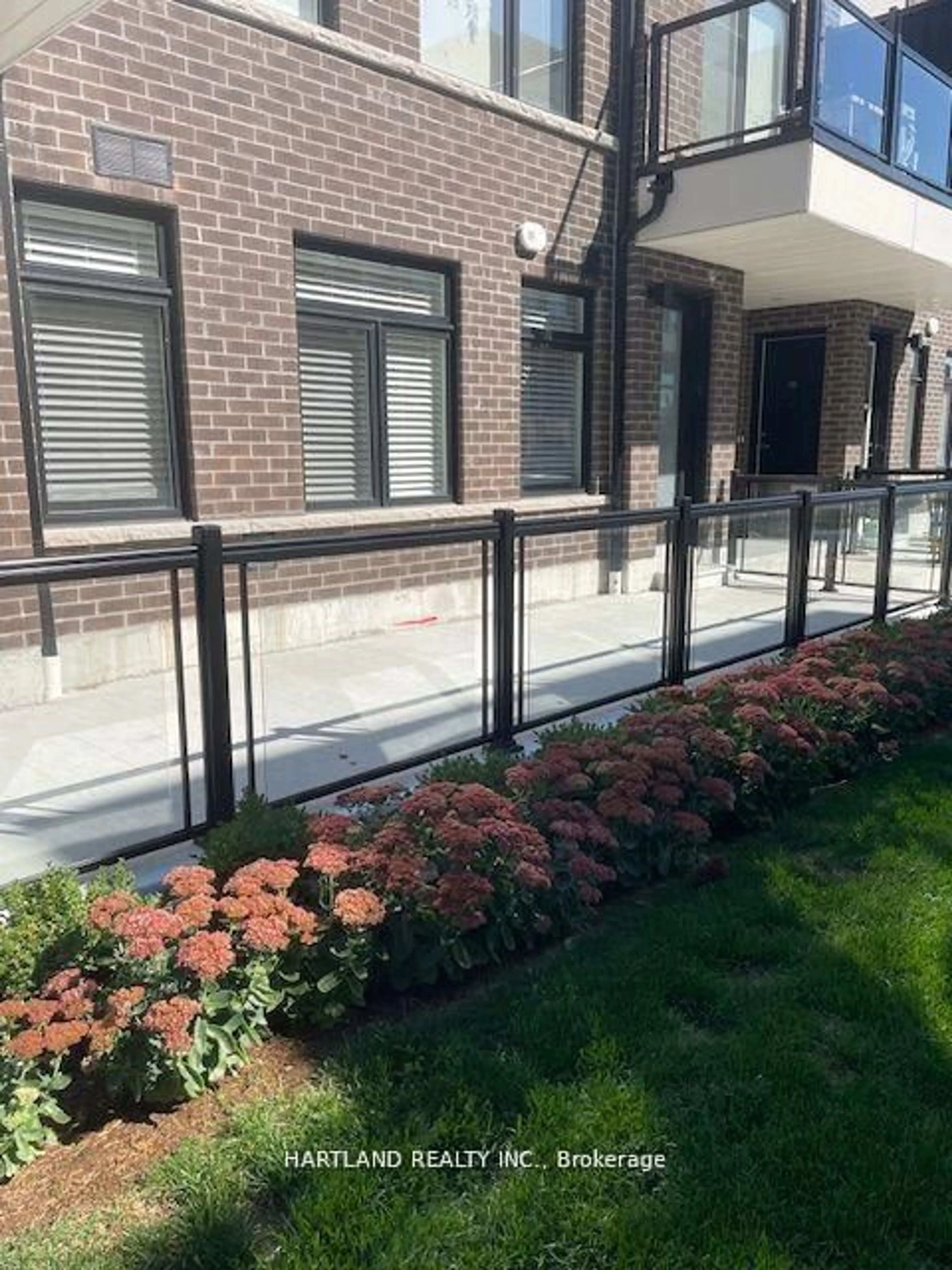 Patio, street for 755 Omega Dr #127, Pickering Ontario L1V 0H1