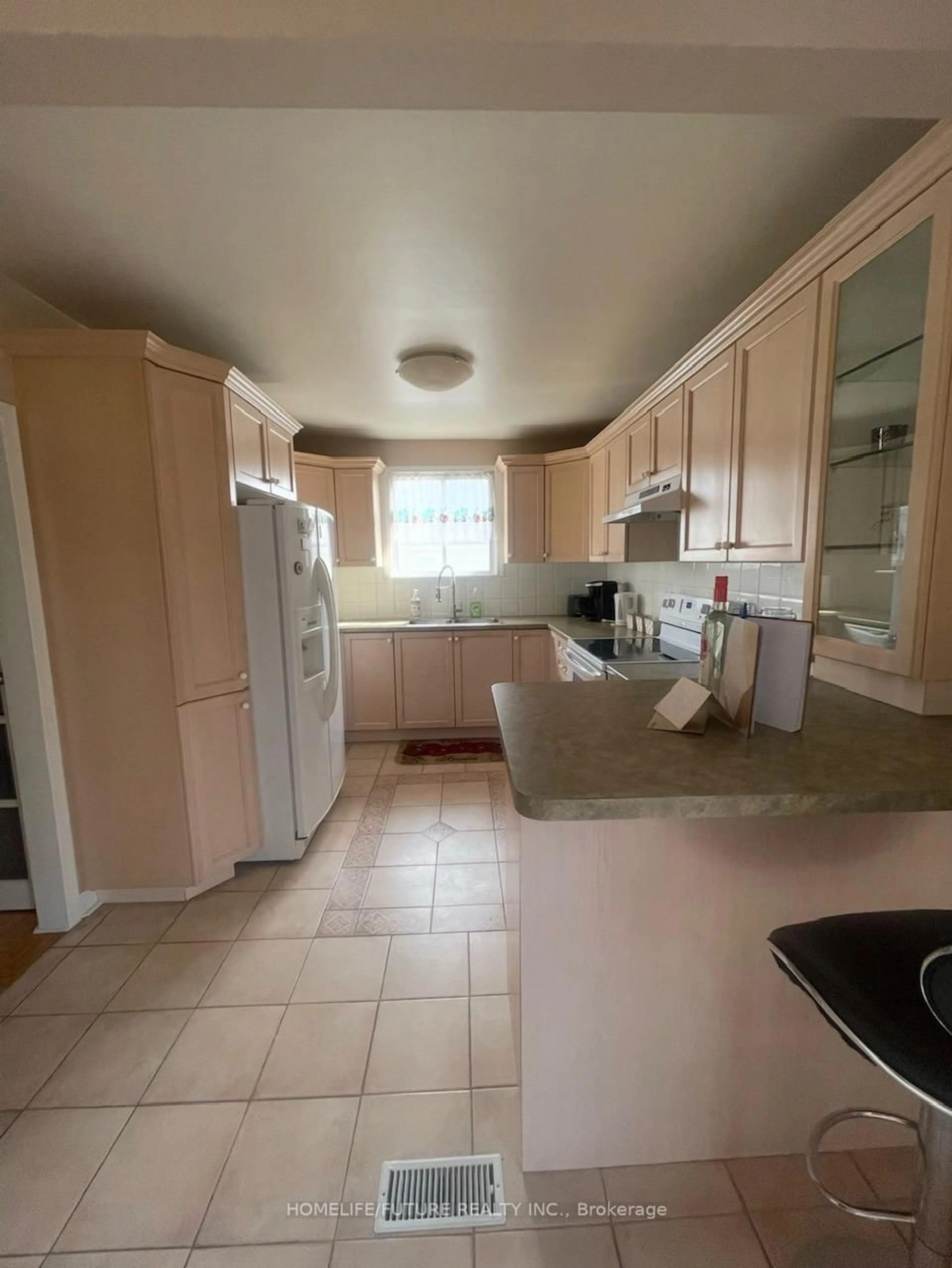 Standard kitchen, unknown for 4 Commonwealth Ave, Toronto Ontario M1K 4J8