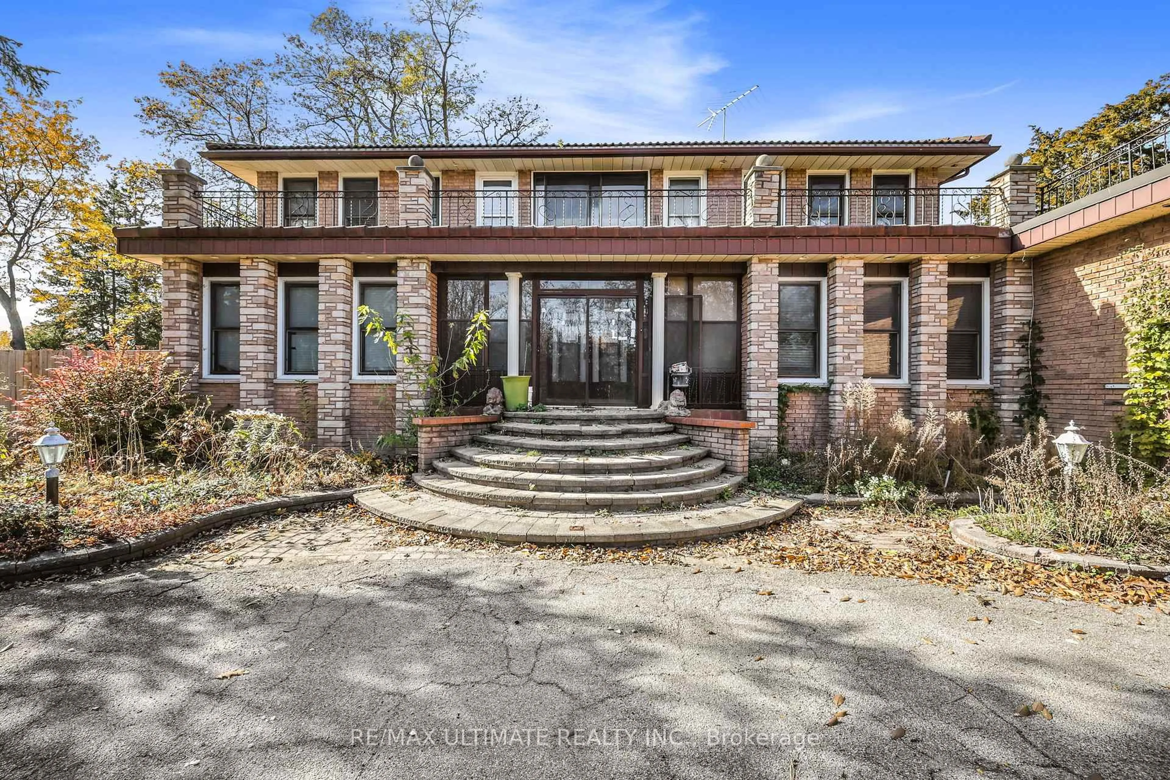 Home with brick exterior material, building for 1010 Ritson Rd, Oshawa Ontario L1G 6Z5