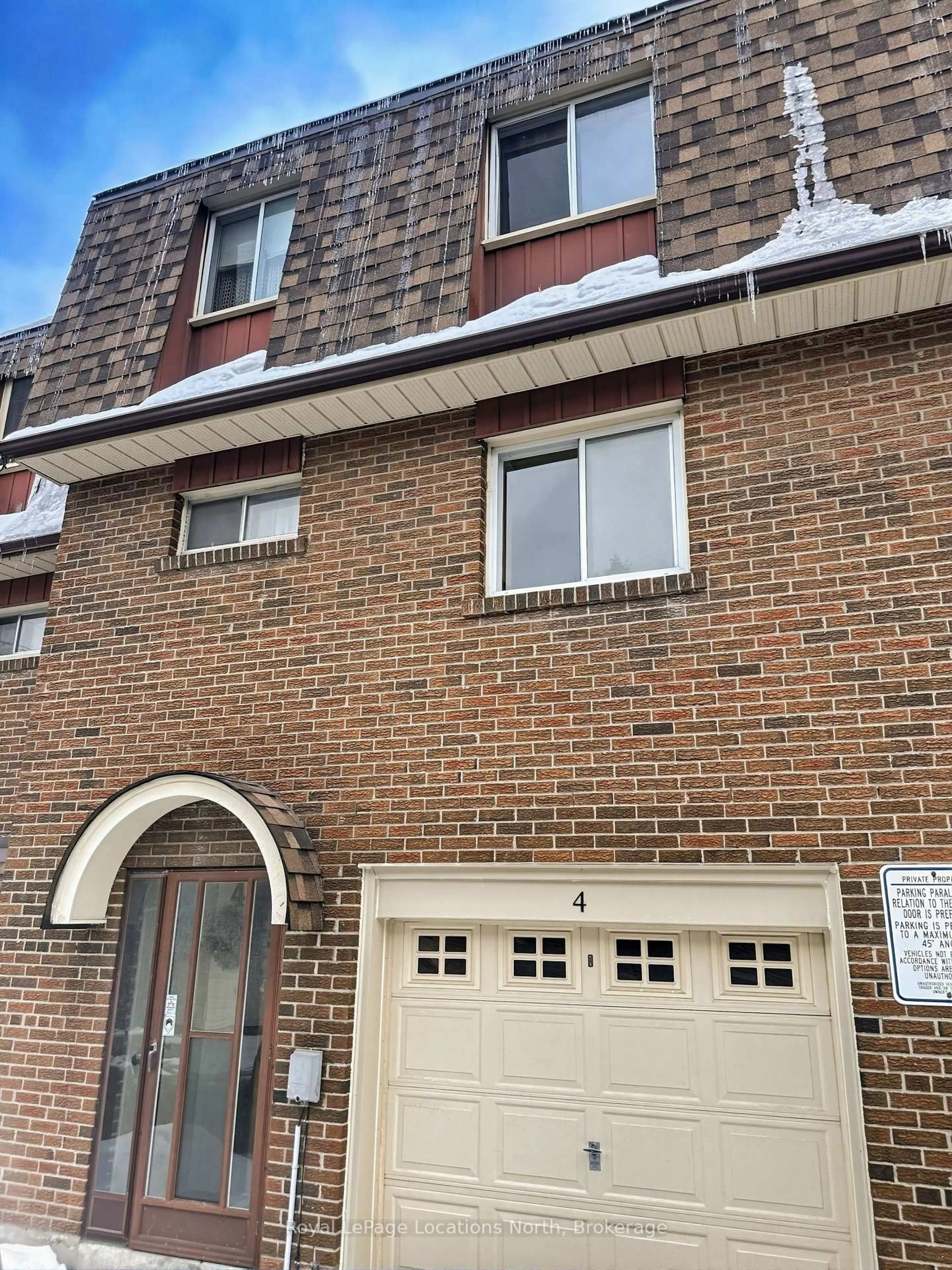 Home with brick exterior material, street for 431 Military Trail Tr #4, Toronto Ontario M1E 4E8