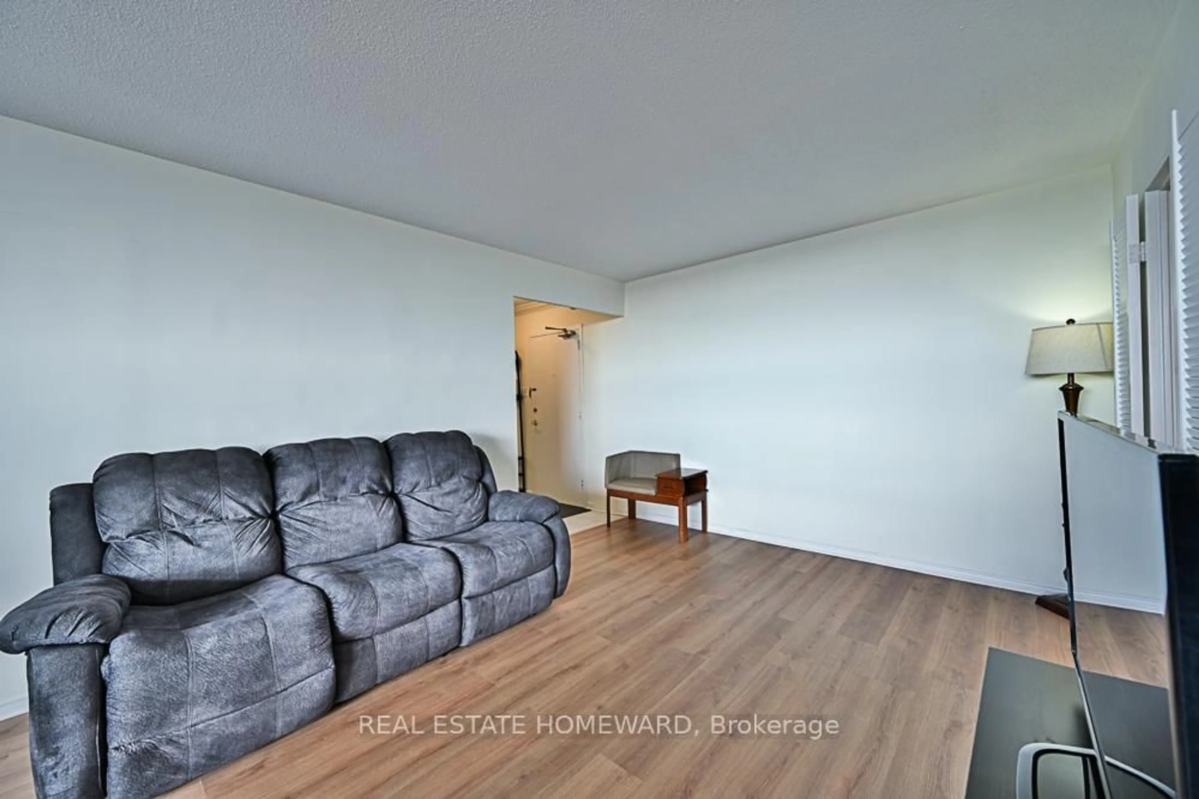 A pic of a room for 2550 Pharmacy Ave #1015, Toronto Ontario M1W 1H9