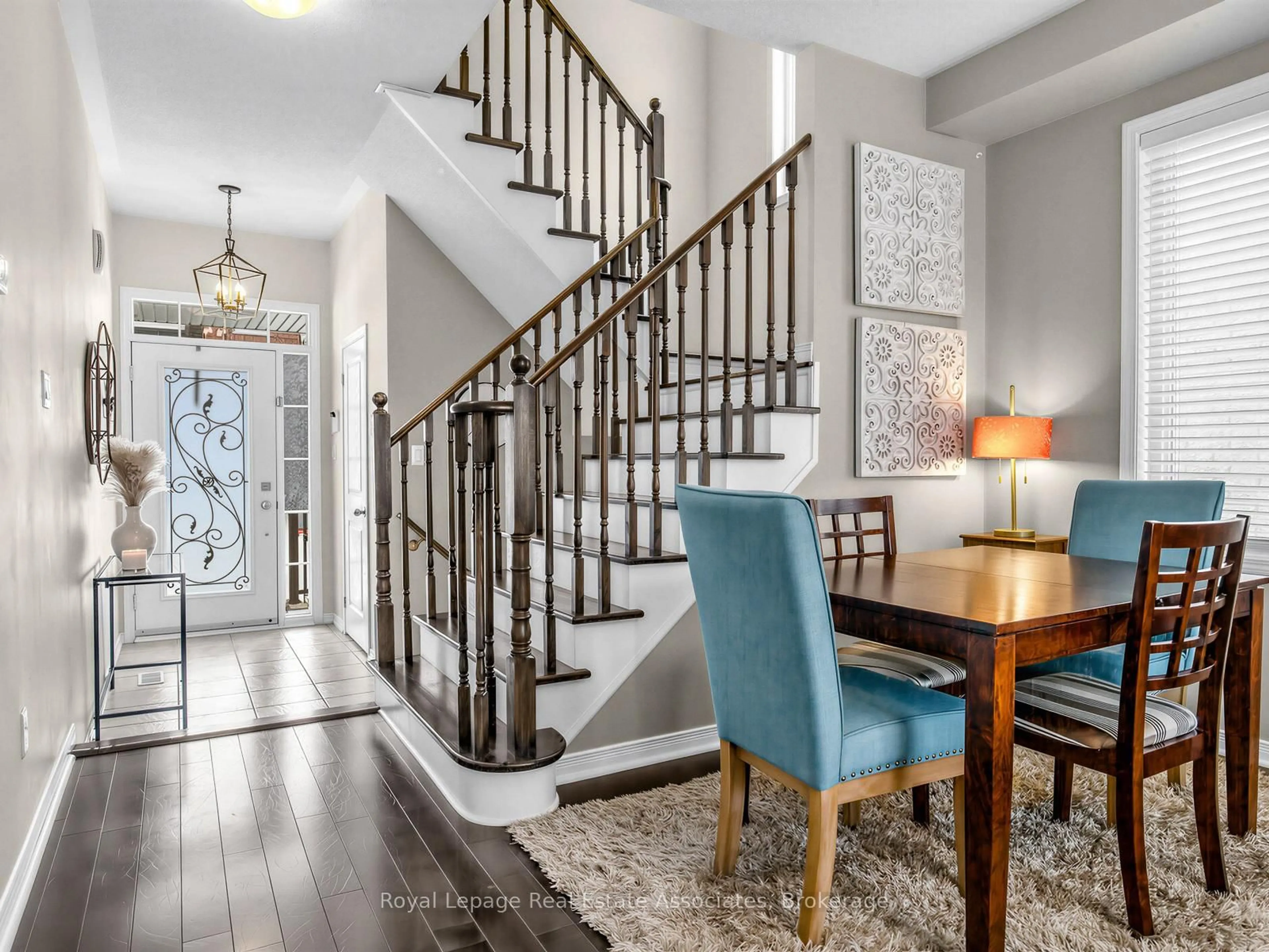 Indoor entryway for 1529 Winville Rd, Pickering Ontario L1X 0B8