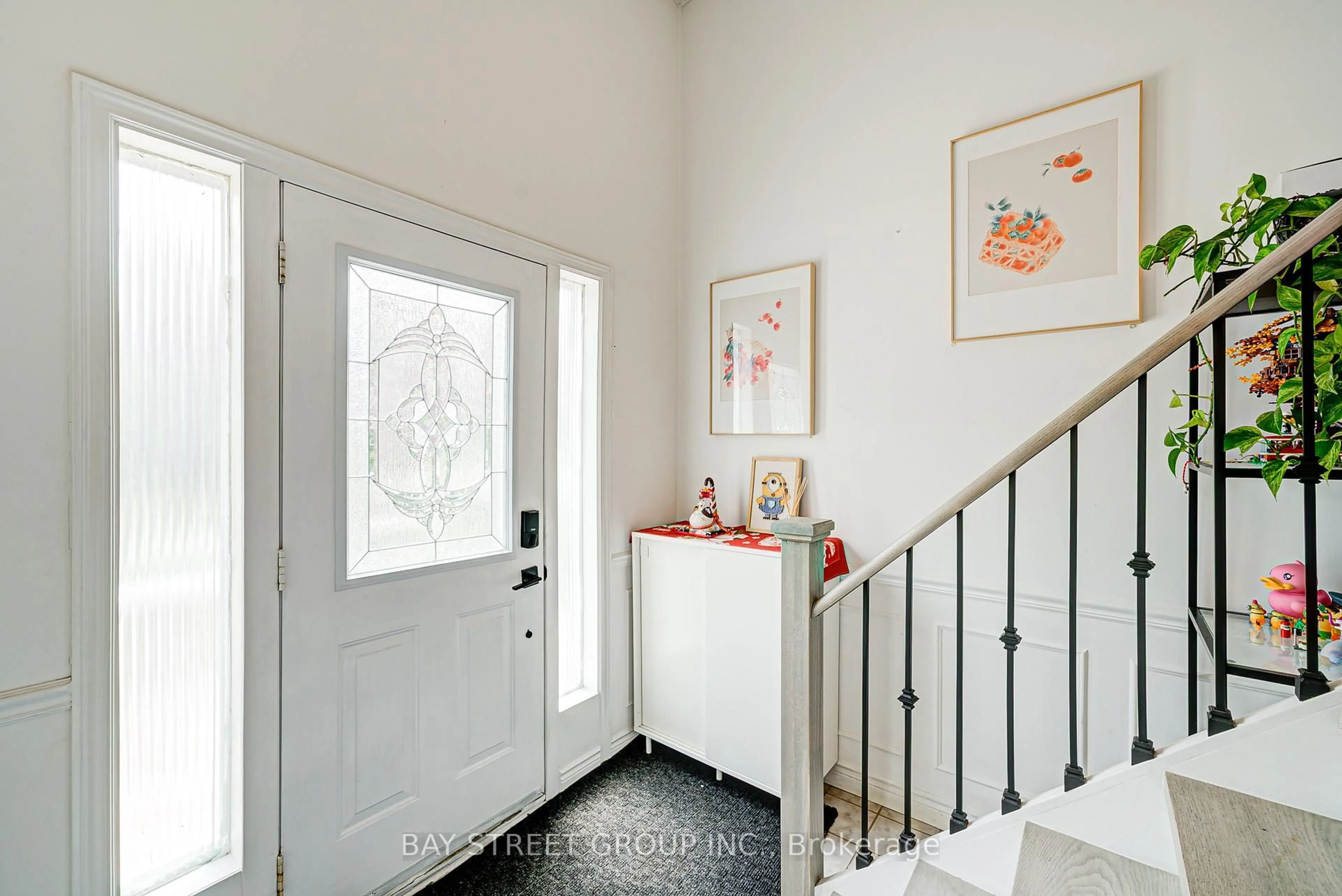 Indoor entryway for 64 Rakewood Cres, Toronto Ontario M1V 1M7