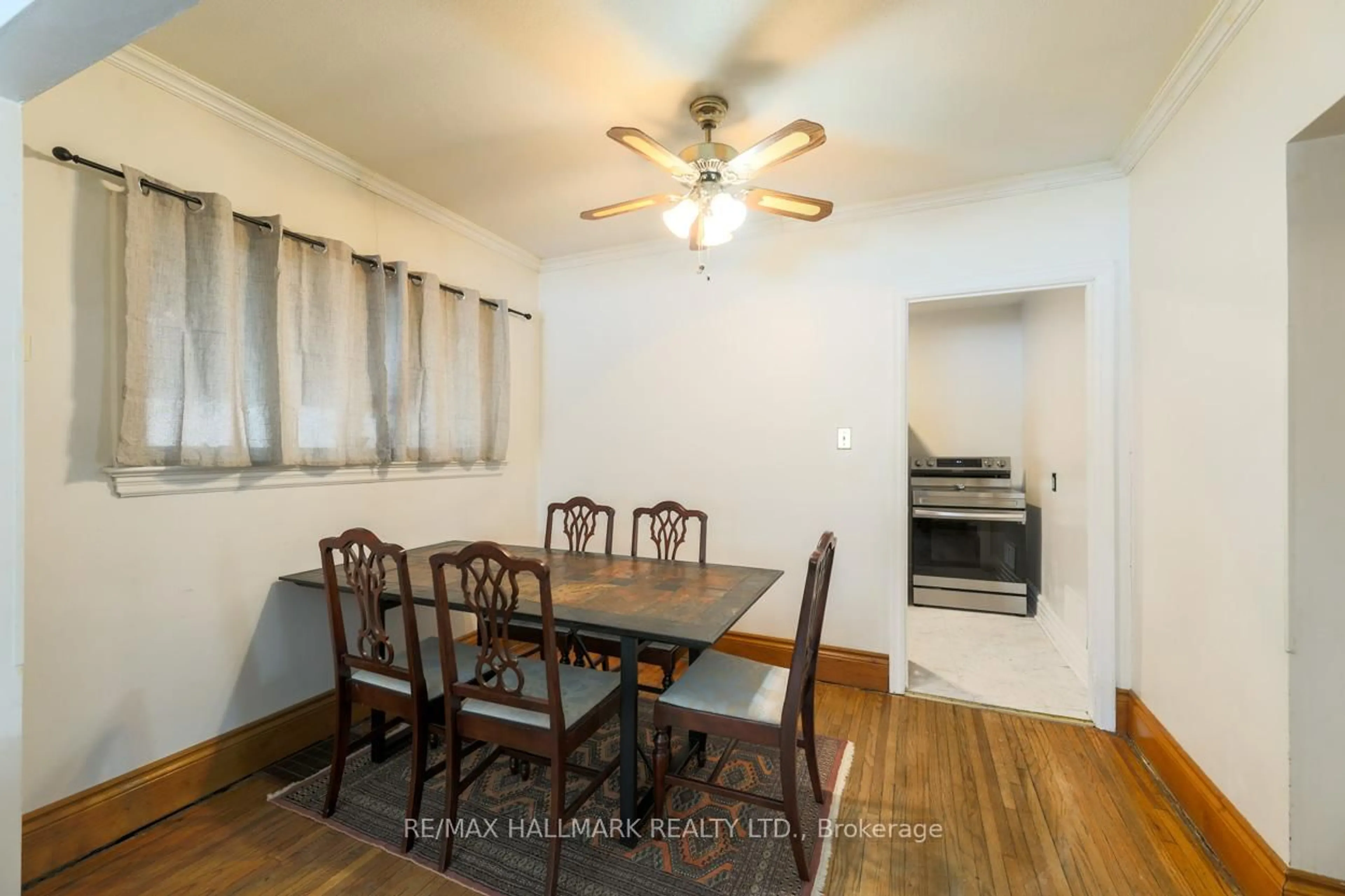 Dining room, wood/laminate floor for 21 Phenix Dr, Toronto Ontario M1N 3H7