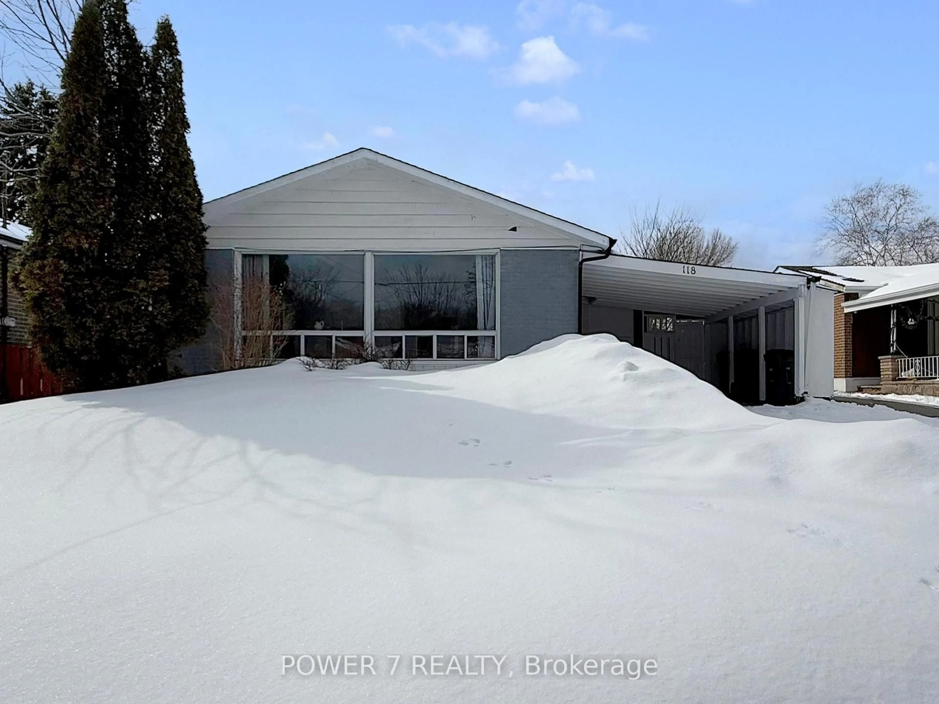 A pic from outside/outdoor area/front of a property/back of a property/a pic from drone, unknown for 118 Kirker Ave, Toronto Ontario M1G 1N1