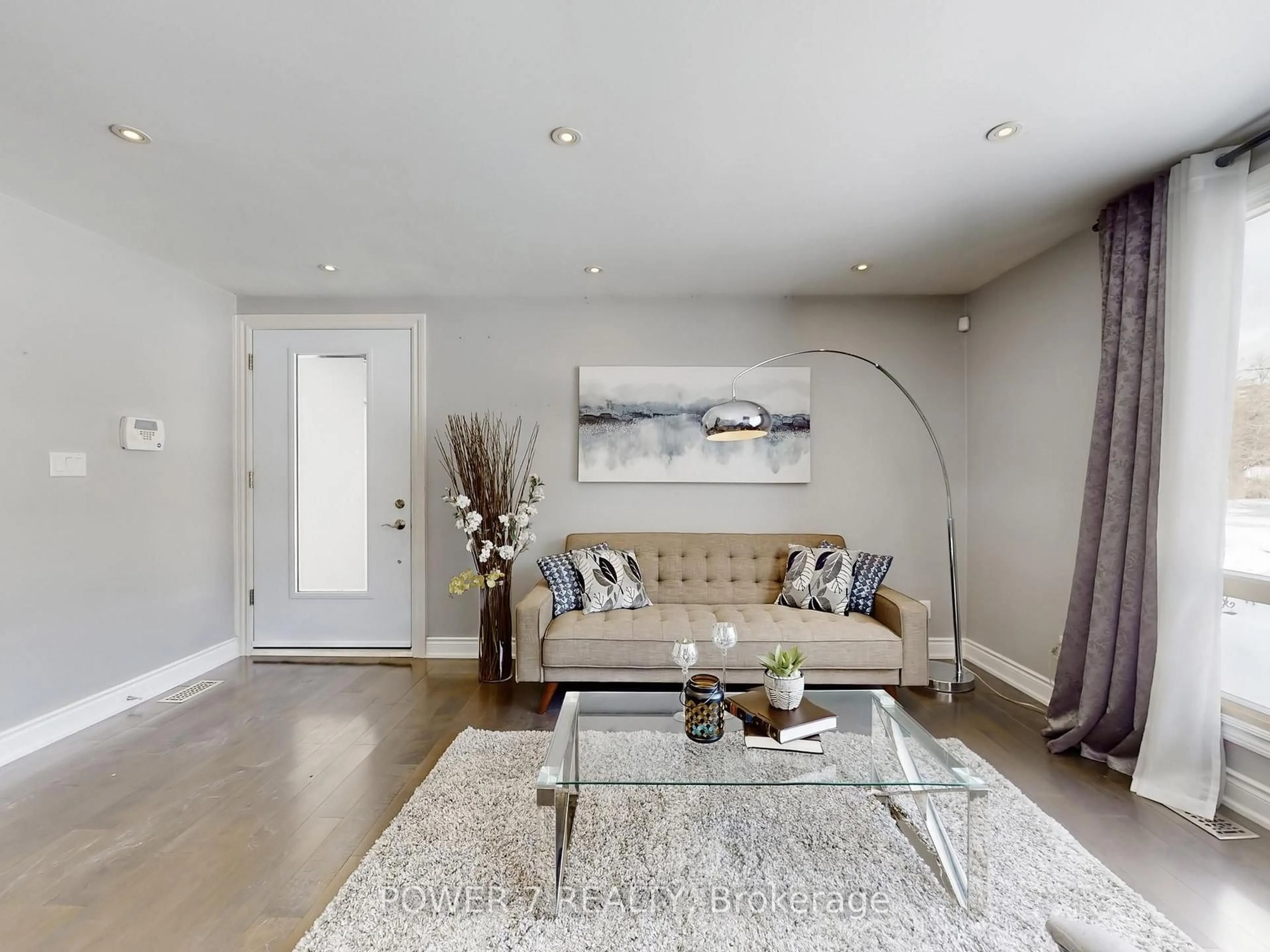 Living room with furniture, unknown for 118 Kirker Ave, Toronto Ontario M1G 1N1