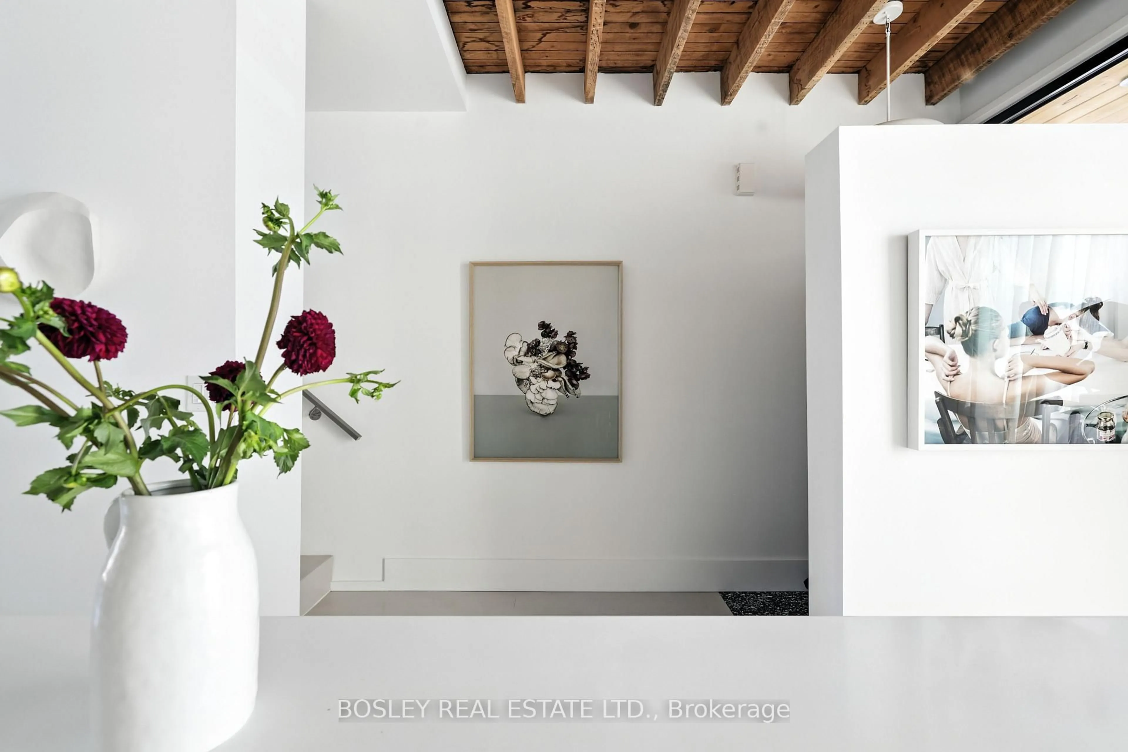 Indoor entryway for 137 Munro St, Toronto Ontario M4M 2B8