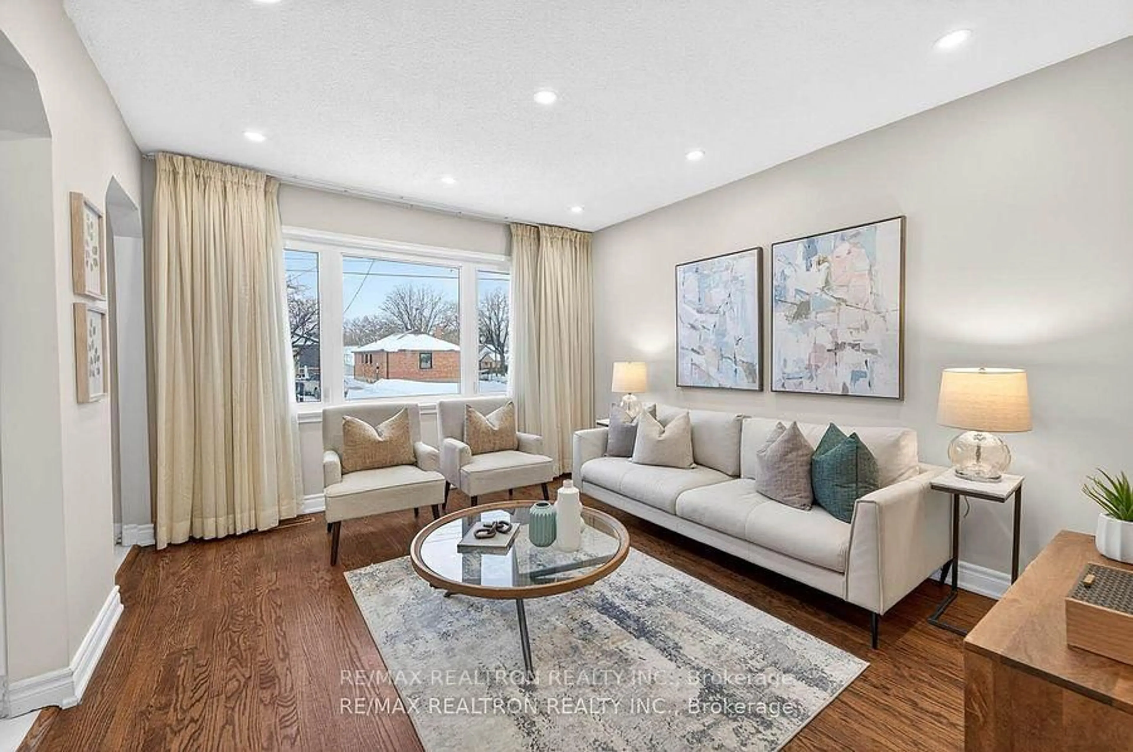 Living room with furniture, unknown for 25 Merryfield Dr, Toronto Ontario M1P 1J3