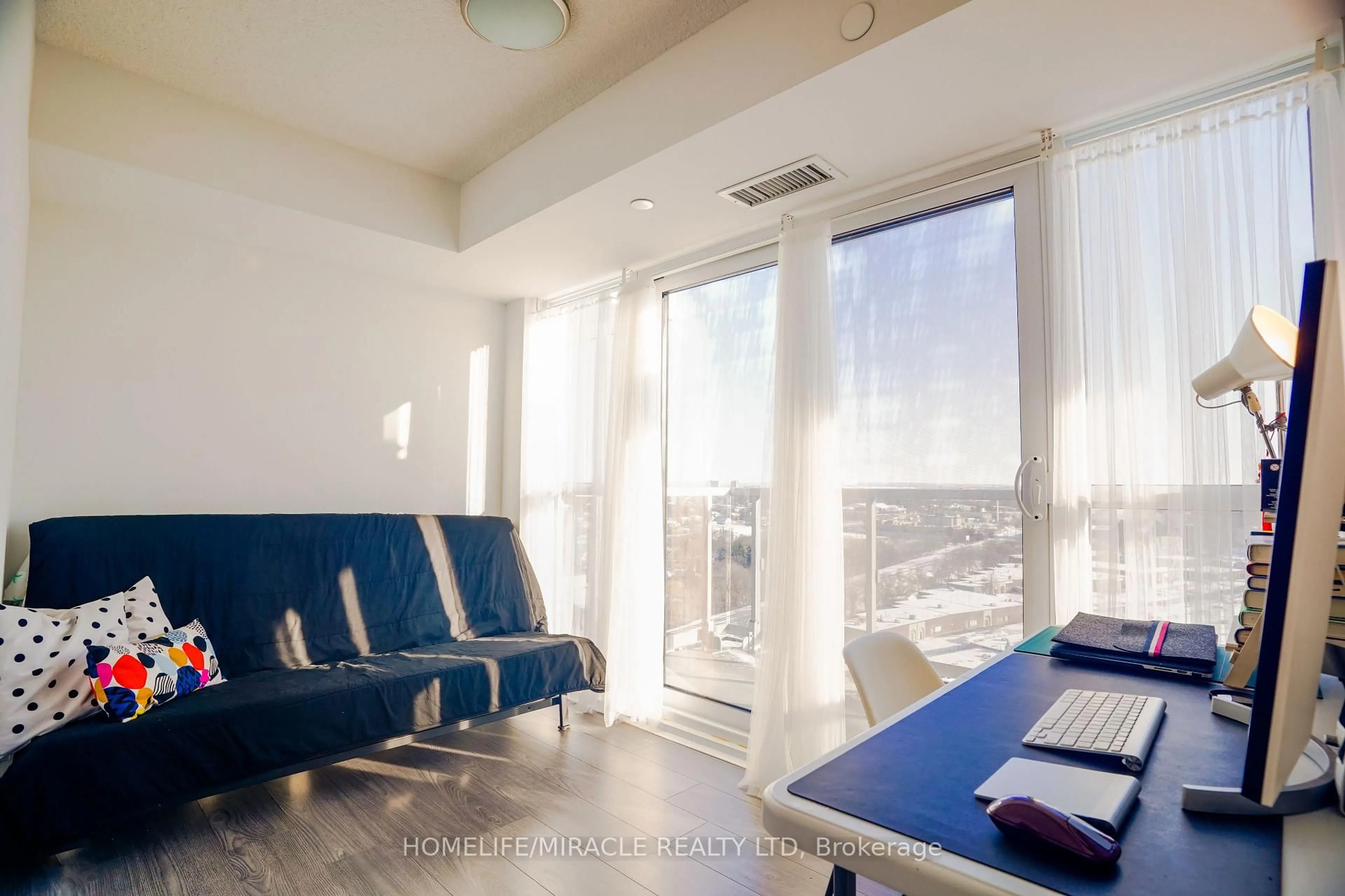 A pic of a room for 225 Village Green Sq #1708, Toronto Ontario M1S 0N4