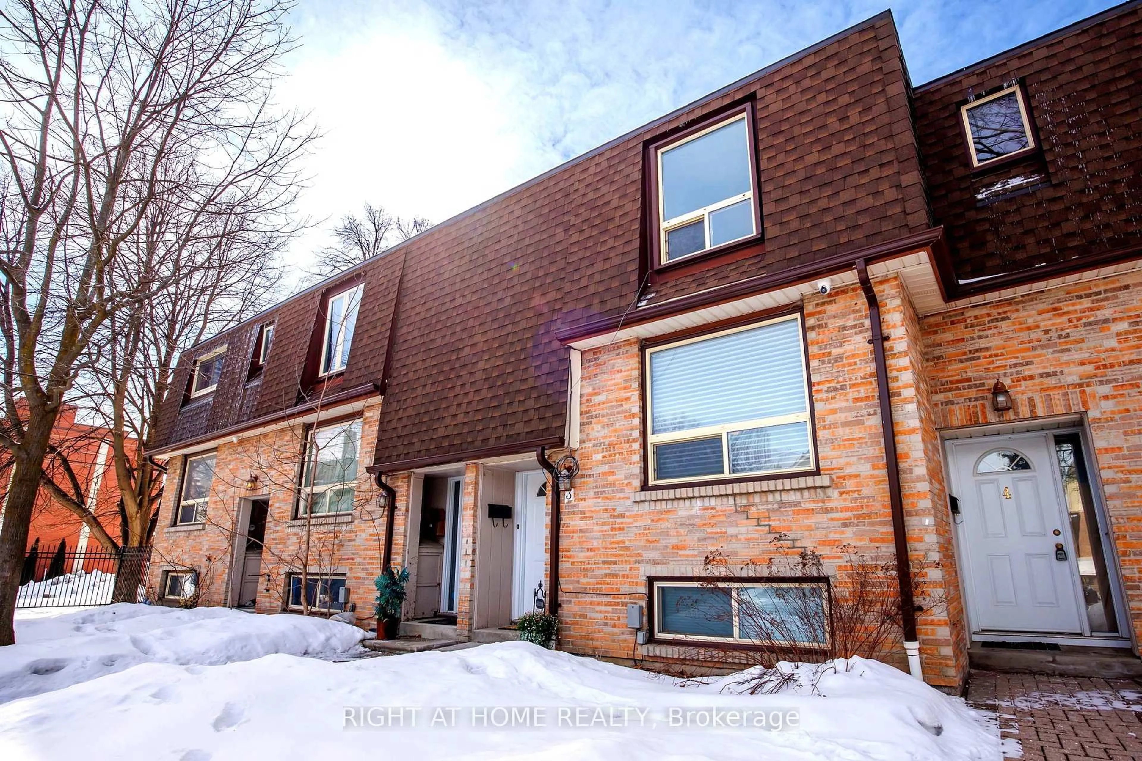 Home with brick exterior material, street for 1400 Mary St #3, Oshawa Ontario L1G 7B6