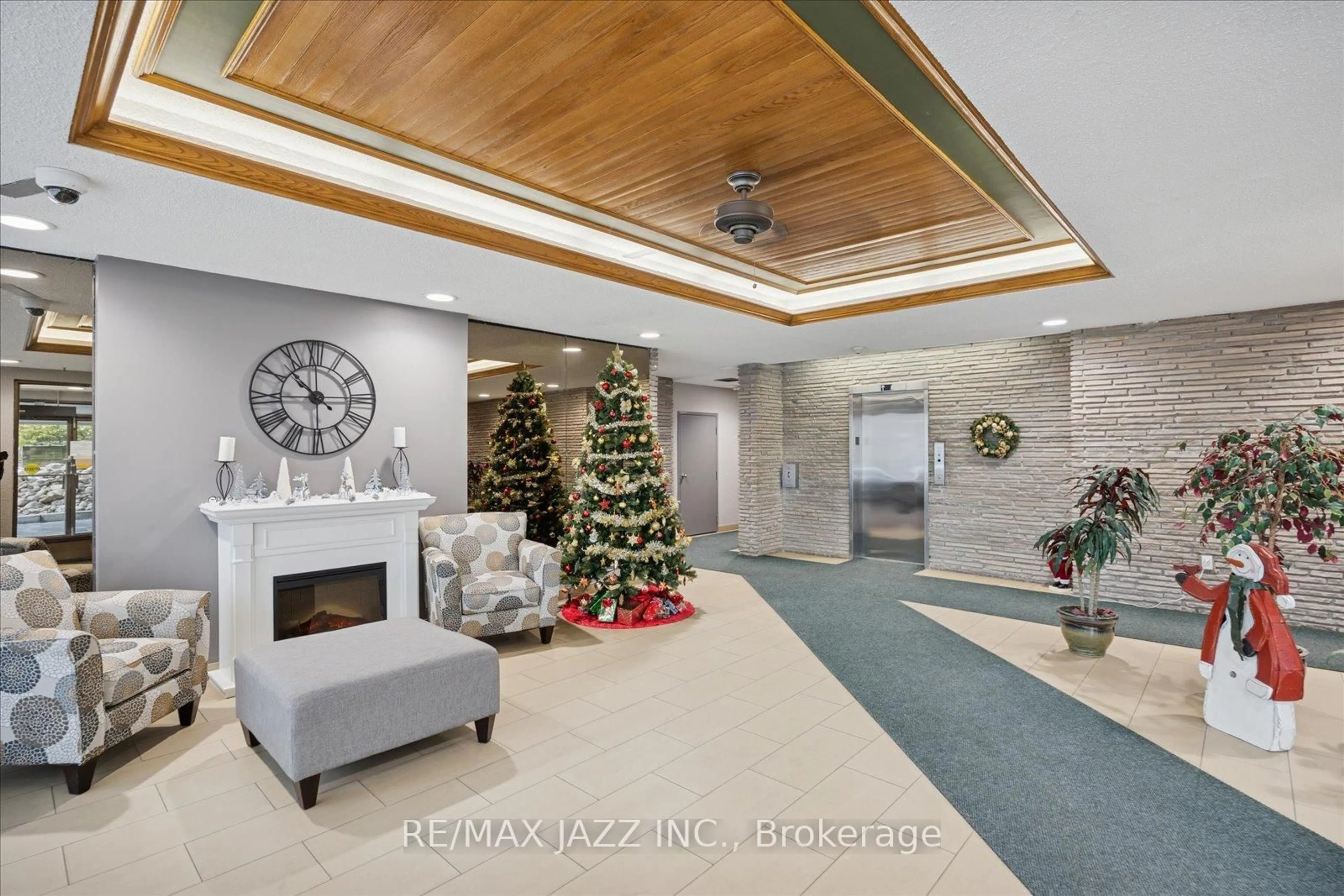 Lobby for 120 Elgin St #102, Oshawa Ontario L1G 1S7