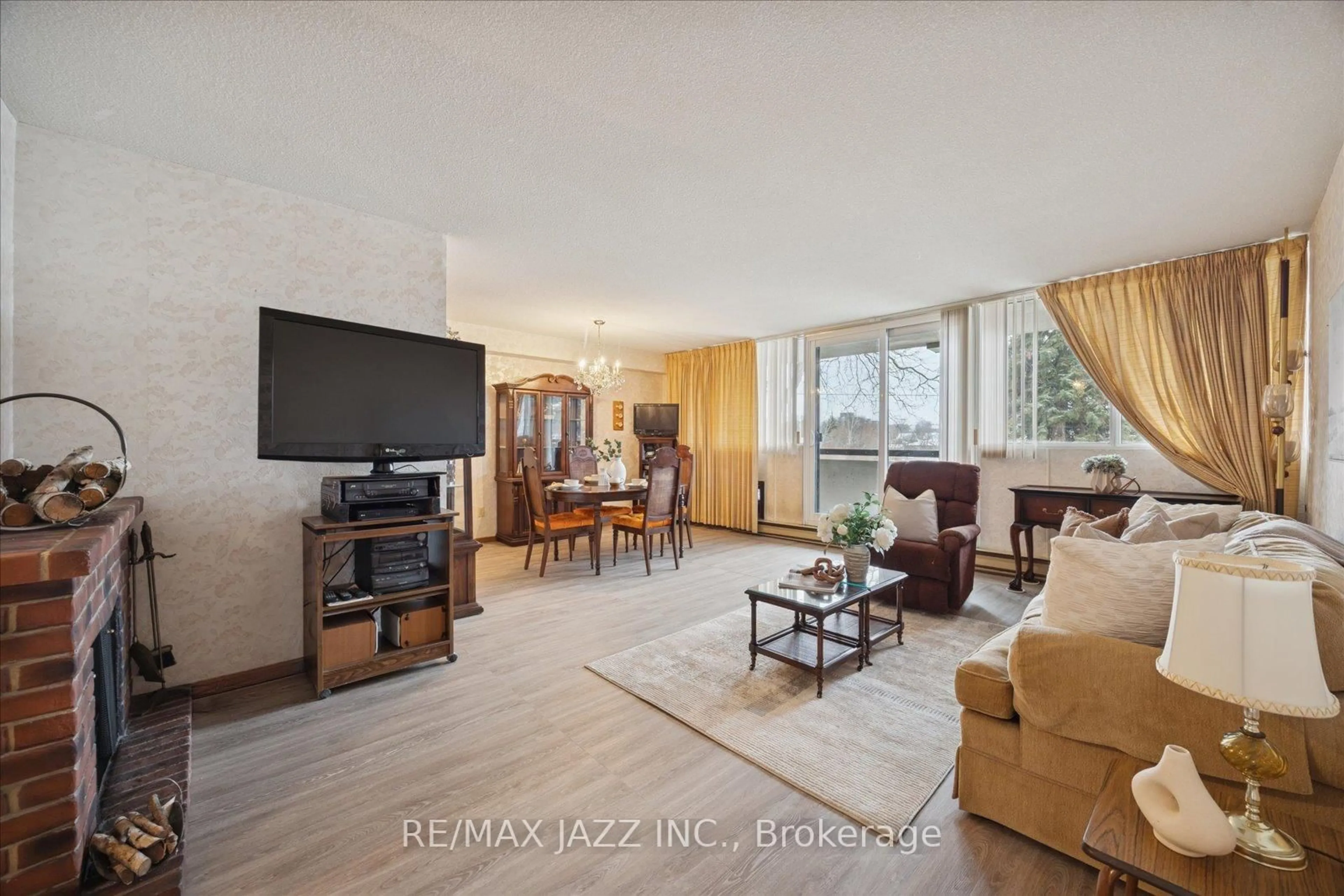 Living room with furniture, unknown for 120 Elgin St #102, Oshawa Ontario L1G 1S7