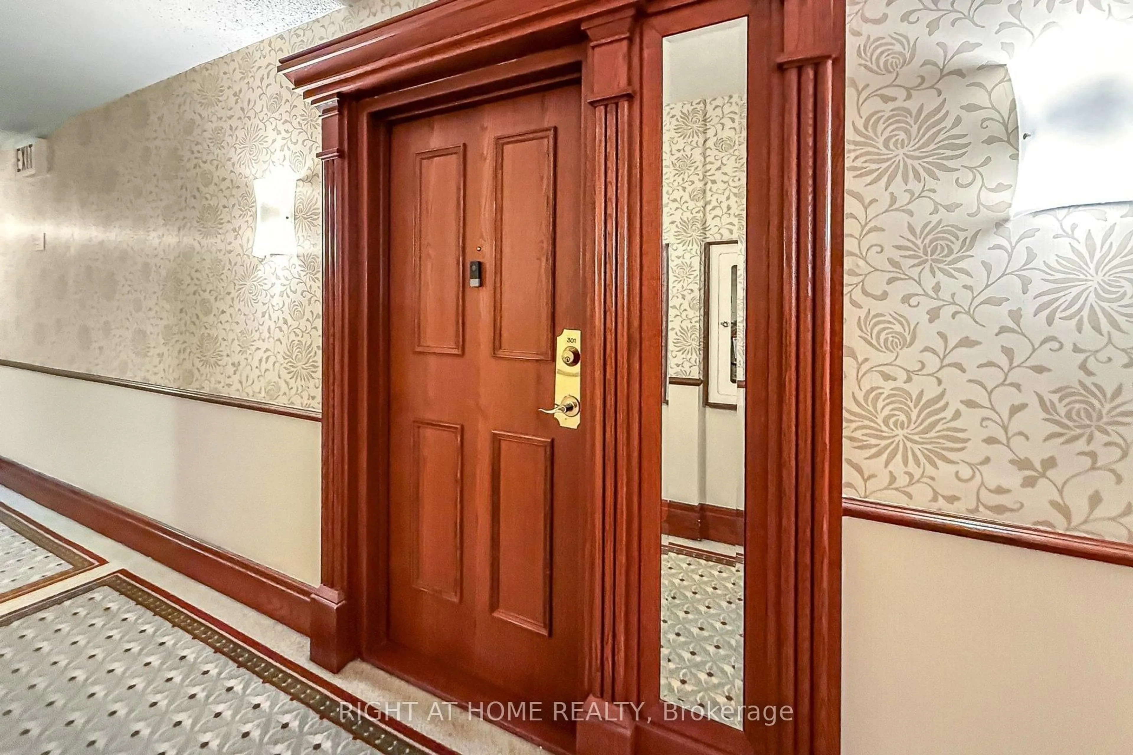 Indoor entryway for 168 Bonis Ave #301, Toronto Ontario M1T 3V6