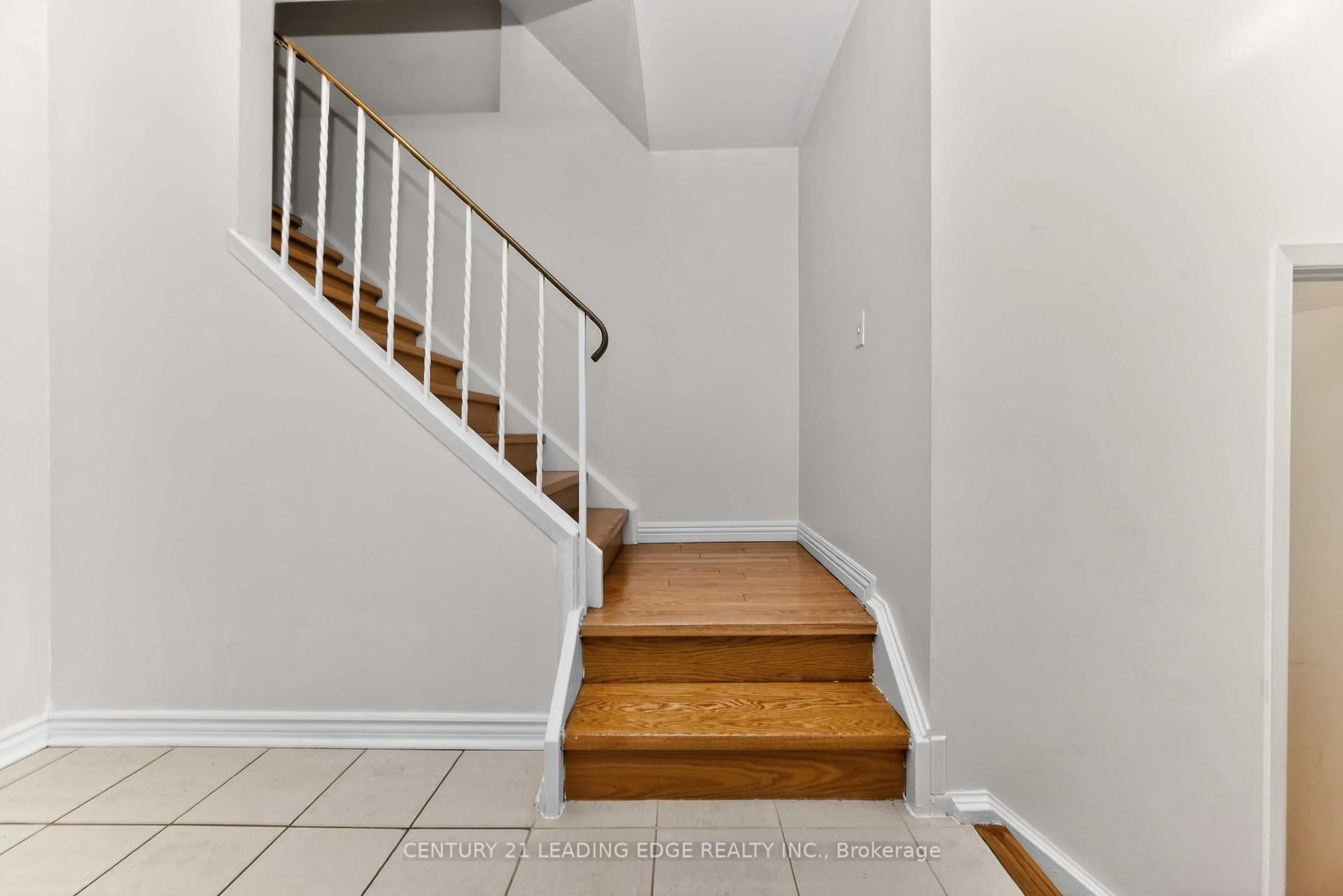 Stairs for 81 Brookmill Blvd #17, Toronto Ontario M1W 2L5