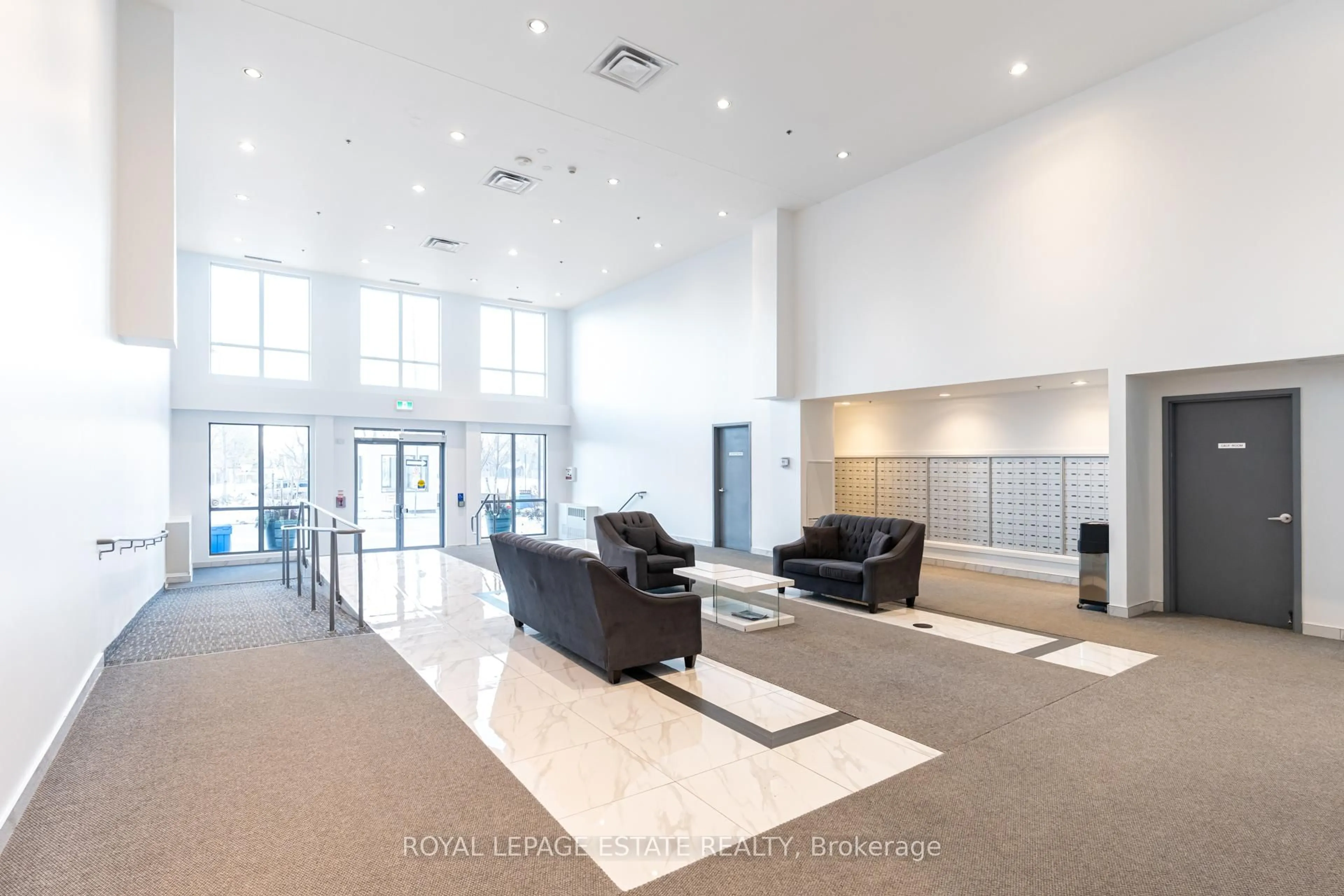 Lobby for 22 East Haven Dr #818, Toronto Ontario M1N 1L9