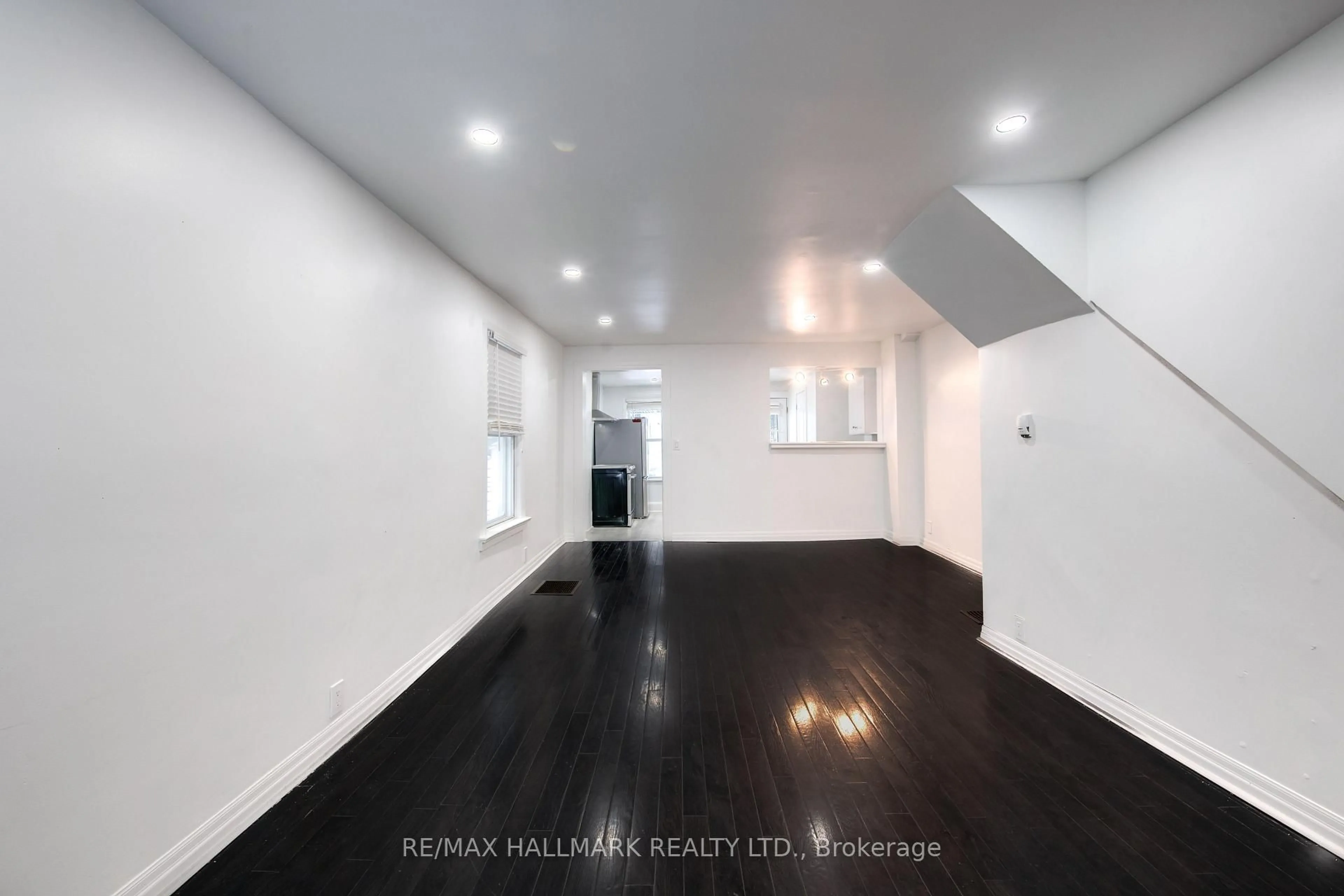 A pic of a room for 106 Willow Ave, Toronto Ontario M4E 3K3