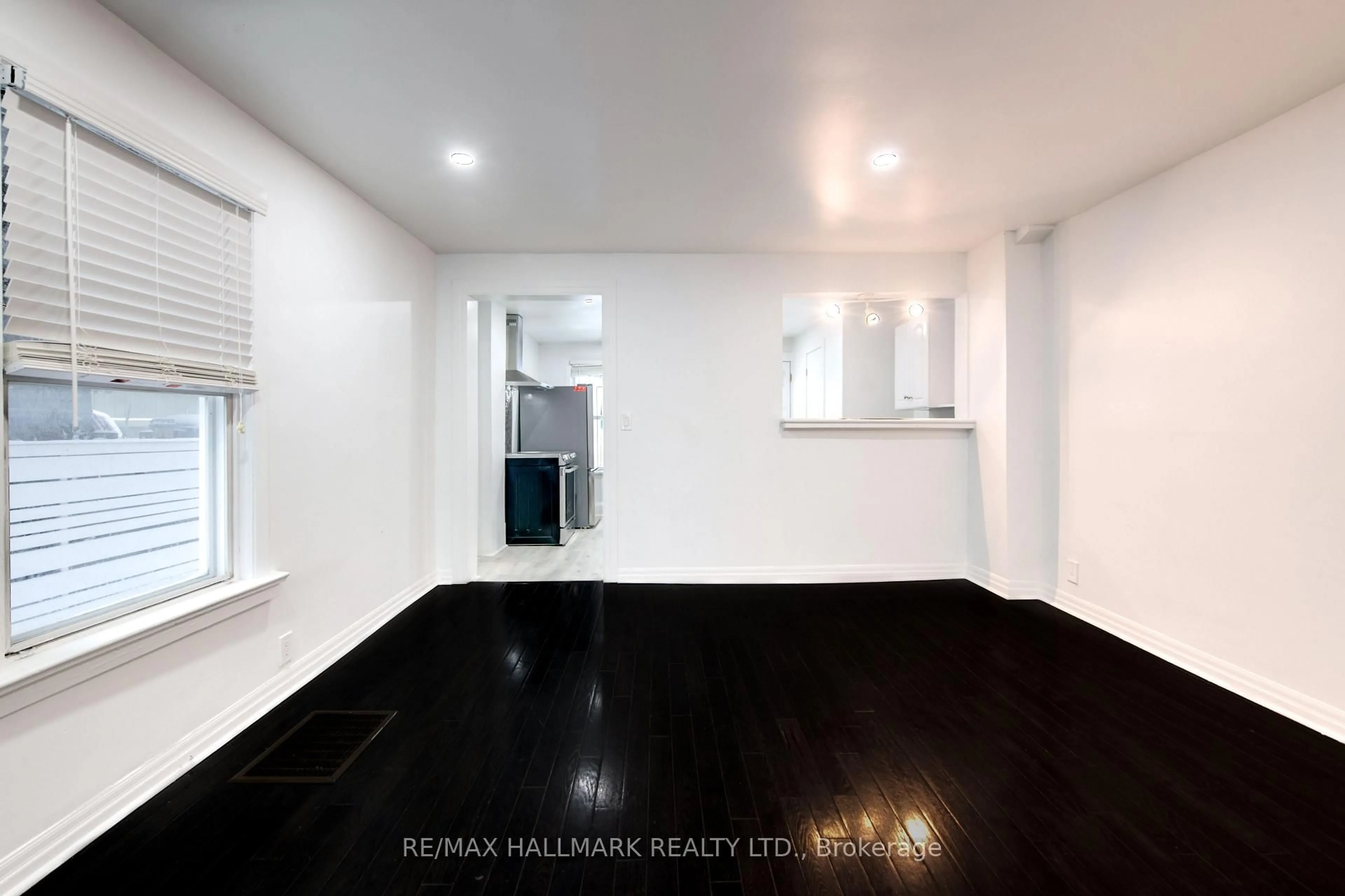 A pic of a room for 106 Willow Ave, Toronto Ontario M4E 3K3