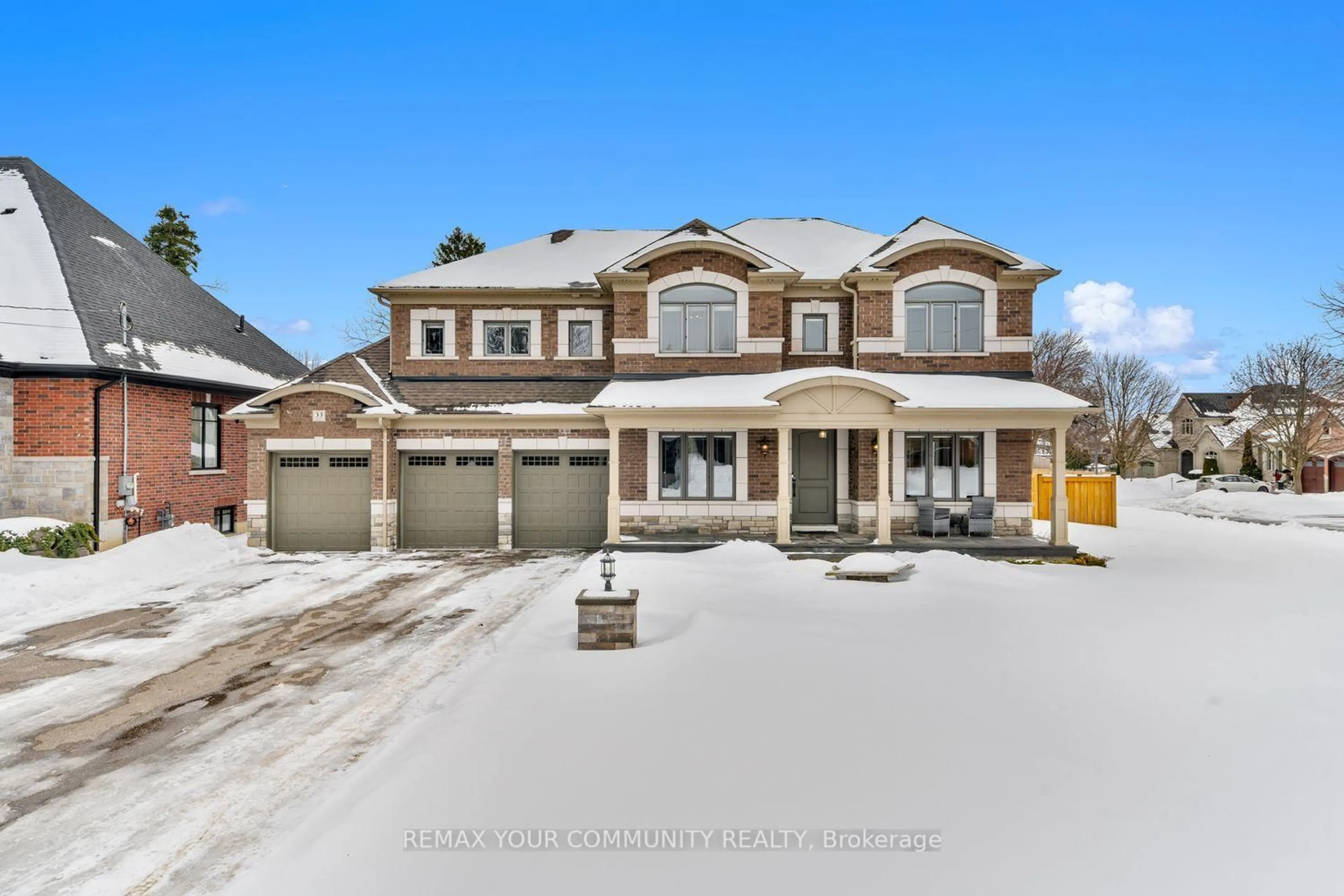 Home with brick exterior material, street for 33 North St, Whitby Ontario L1M 1C2