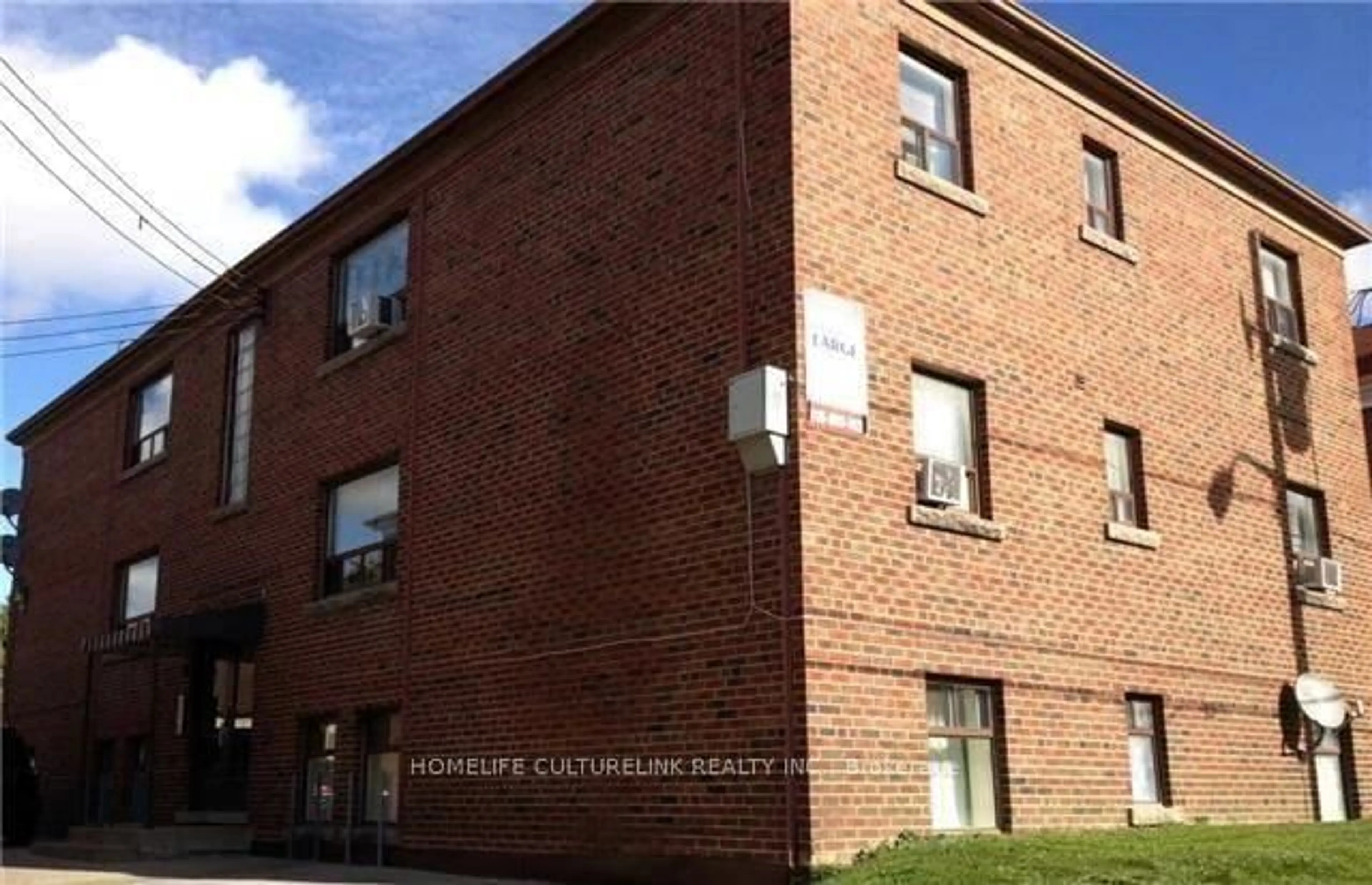 Home with brick exterior material, building for 2904 St Clair Ave, Toronto Ontario M4B 1N7