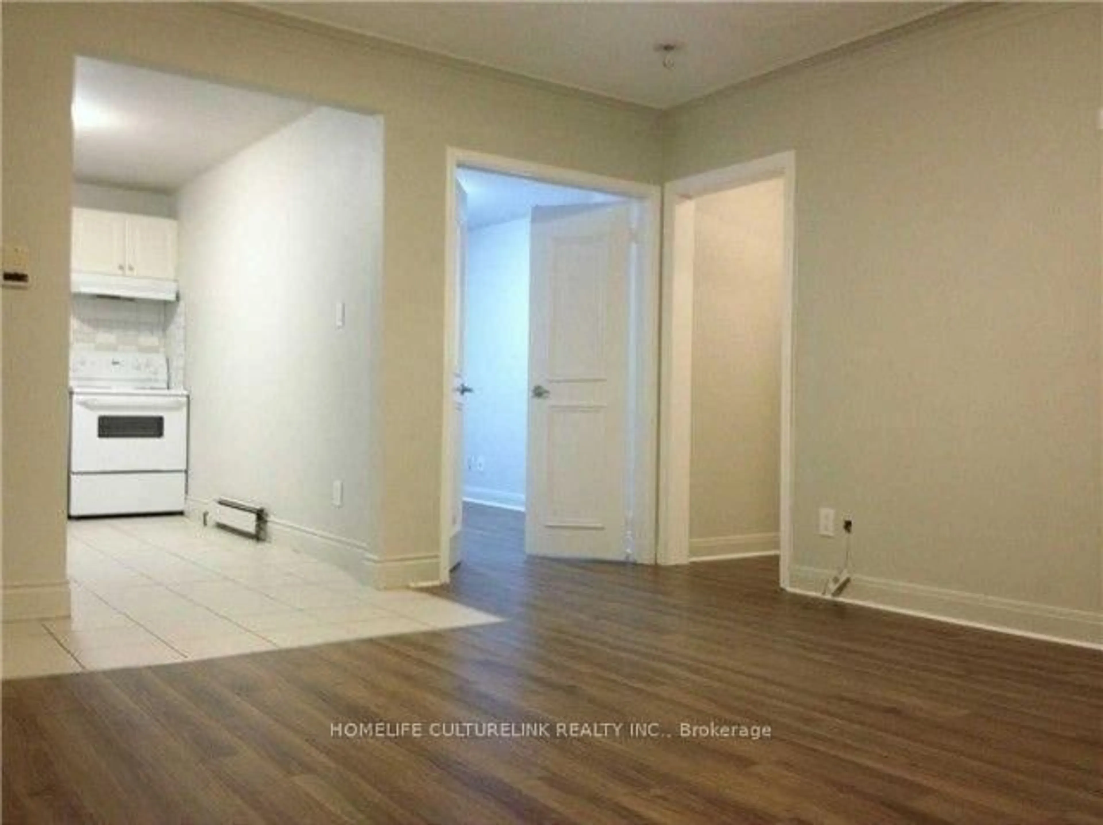 A pic of a room for 2904 St Clair Ave, Toronto Ontario M4B 1N7