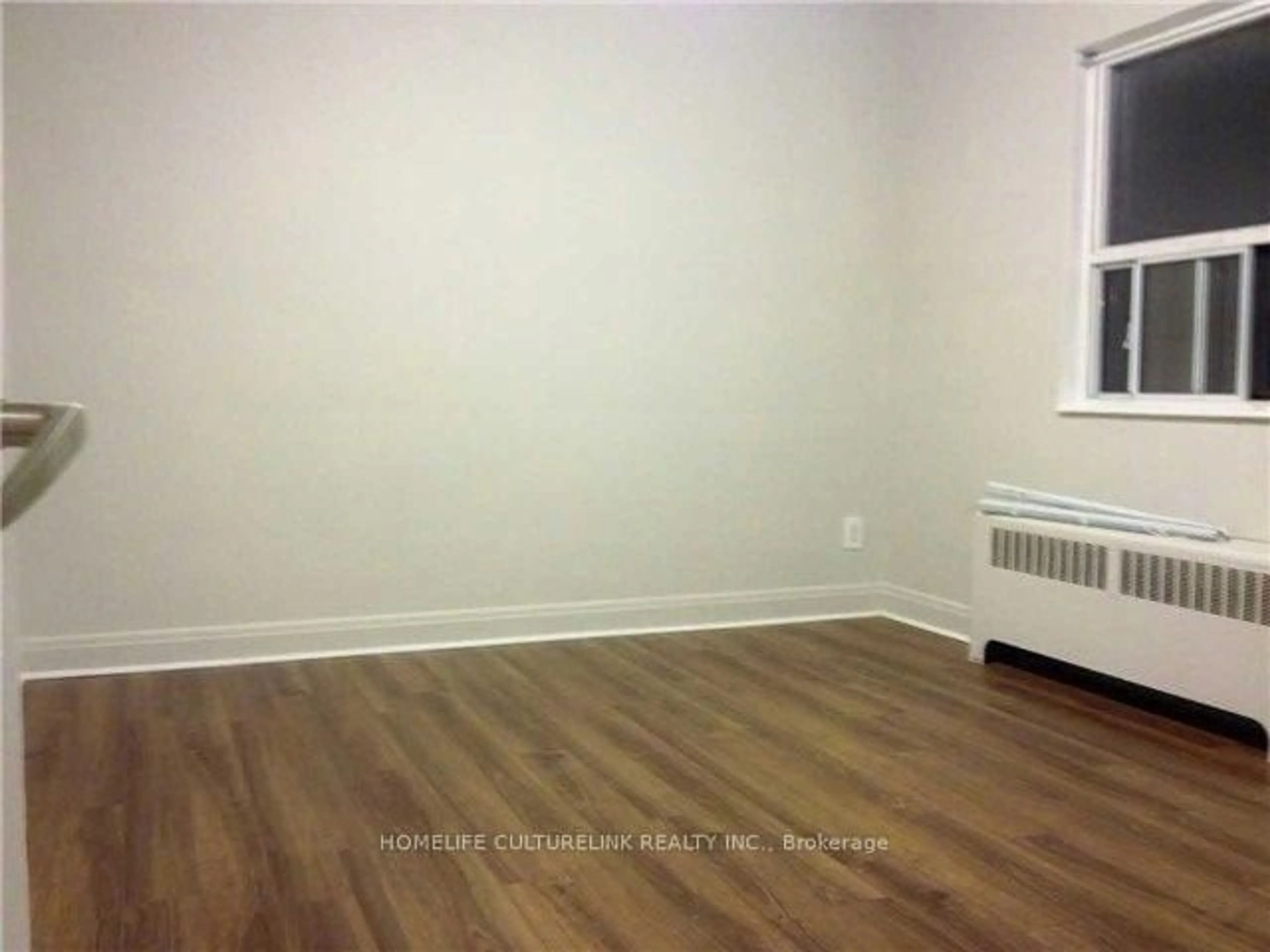 A pic of a room for 2904 St Clair Ave, Toronto Ontario M4B 1N7
