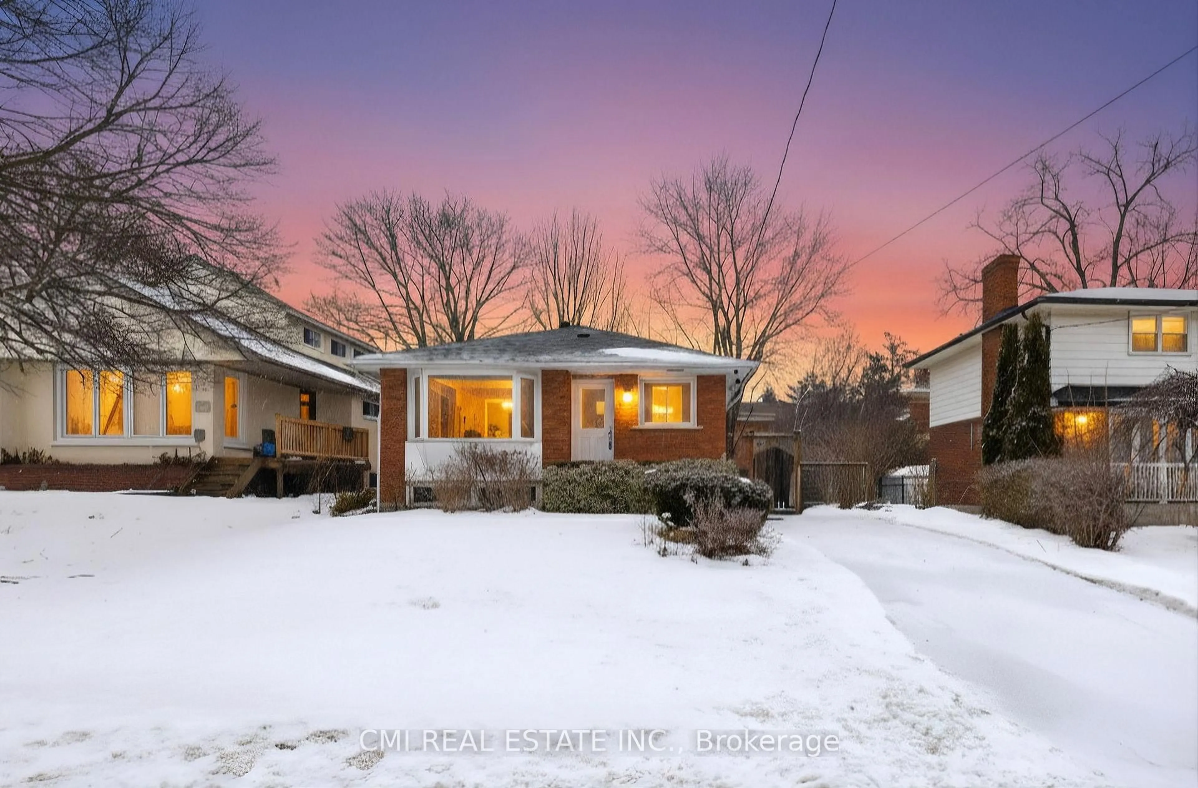 Unknown for 913 King St, Whitby Ontario L1N 5A6