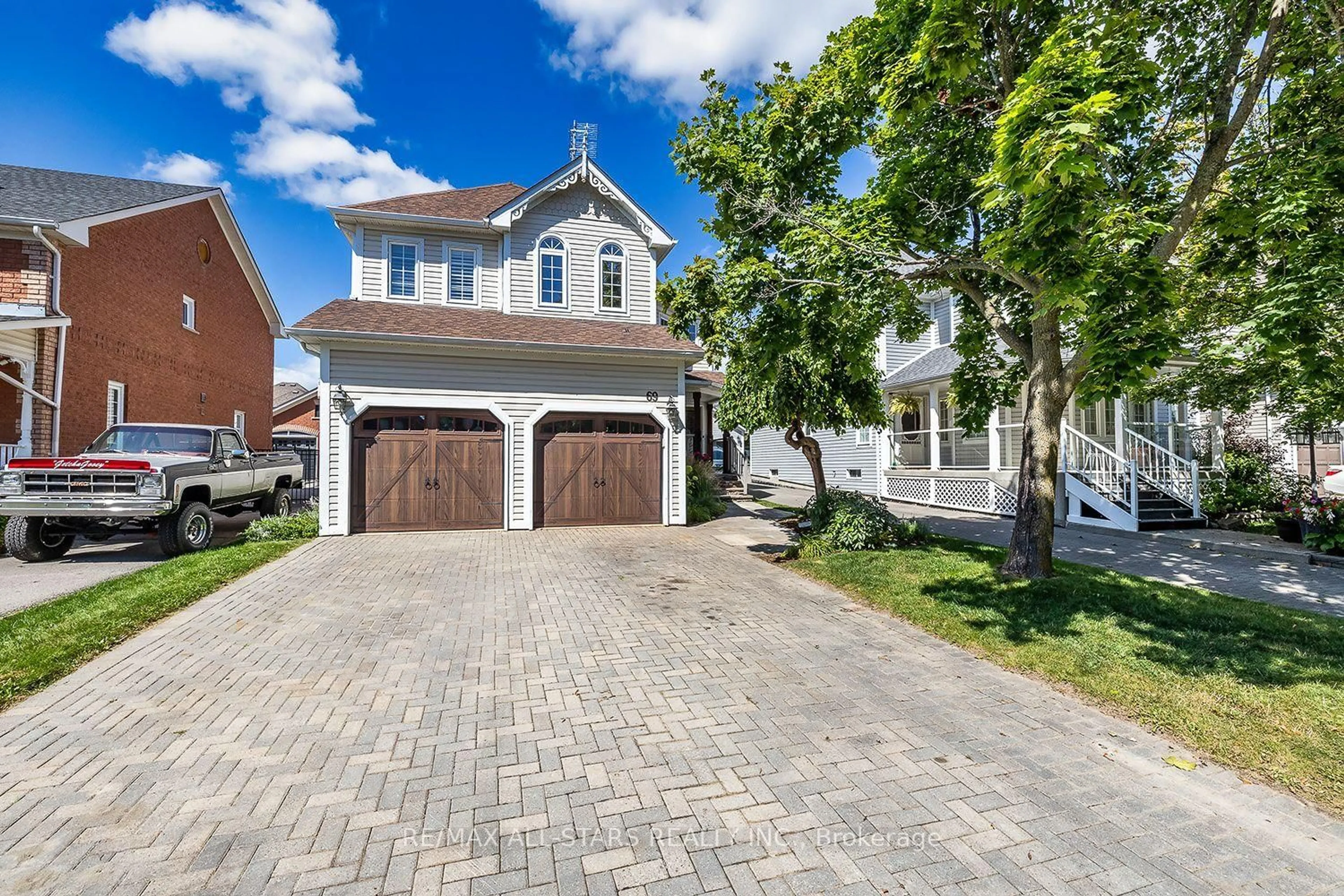 Unknown for 69 Matthewson Pl, Whitby Ontario L1M 1H4