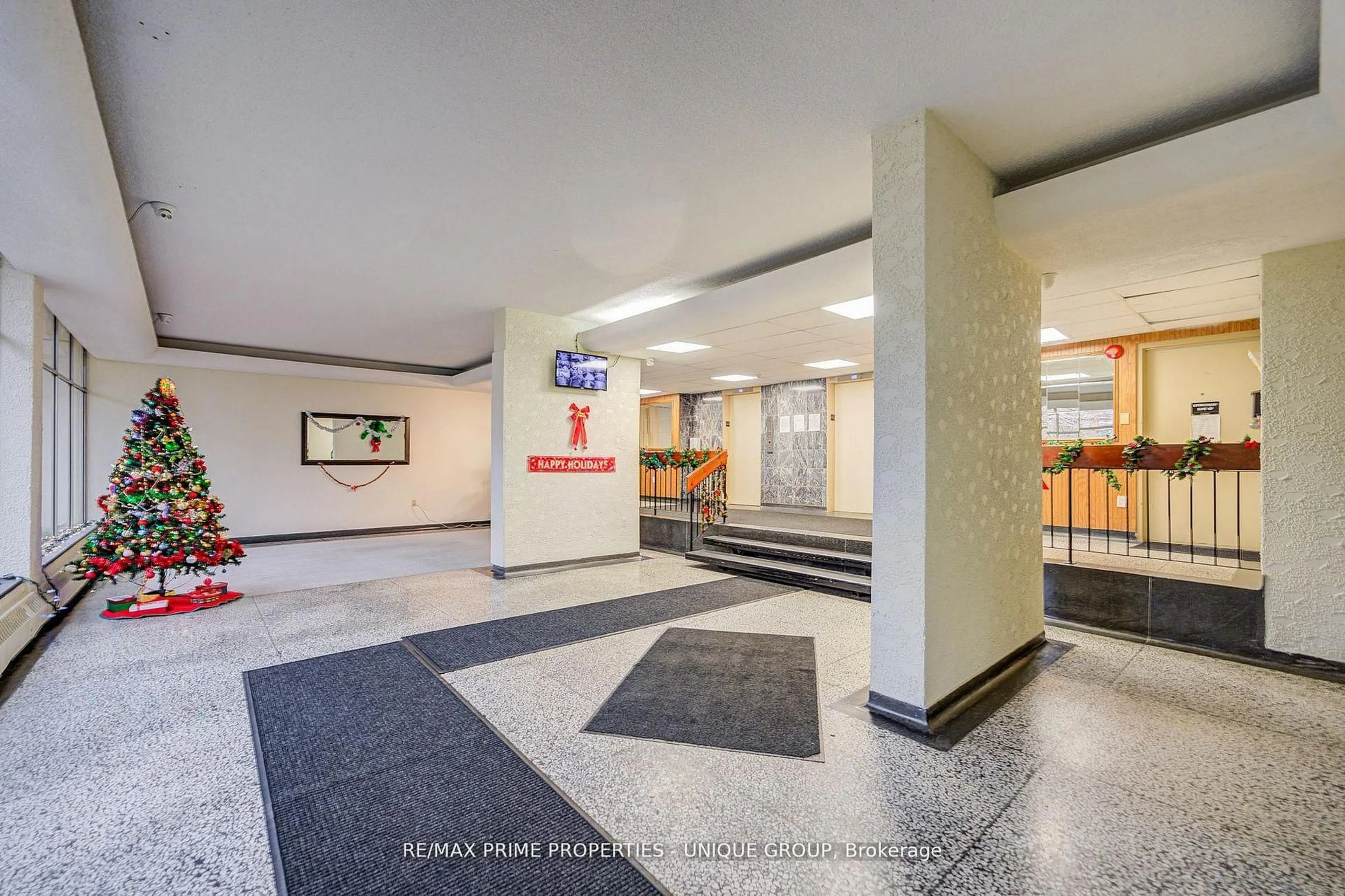 Lobby for 2245 Eglinton Ave #606, Toronto Ontario M1K 2N3