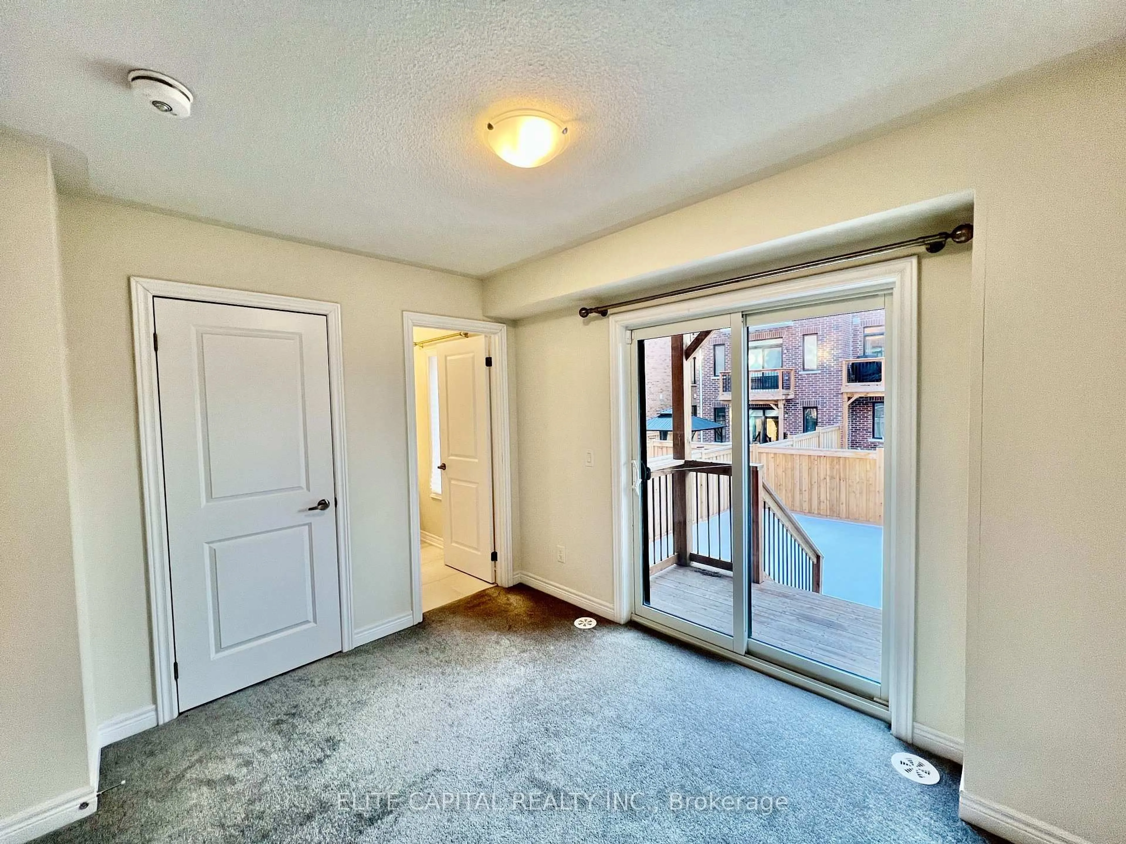 A pic of a room for 95 Elkington Cres, Whitby Ontario L1P 0L7