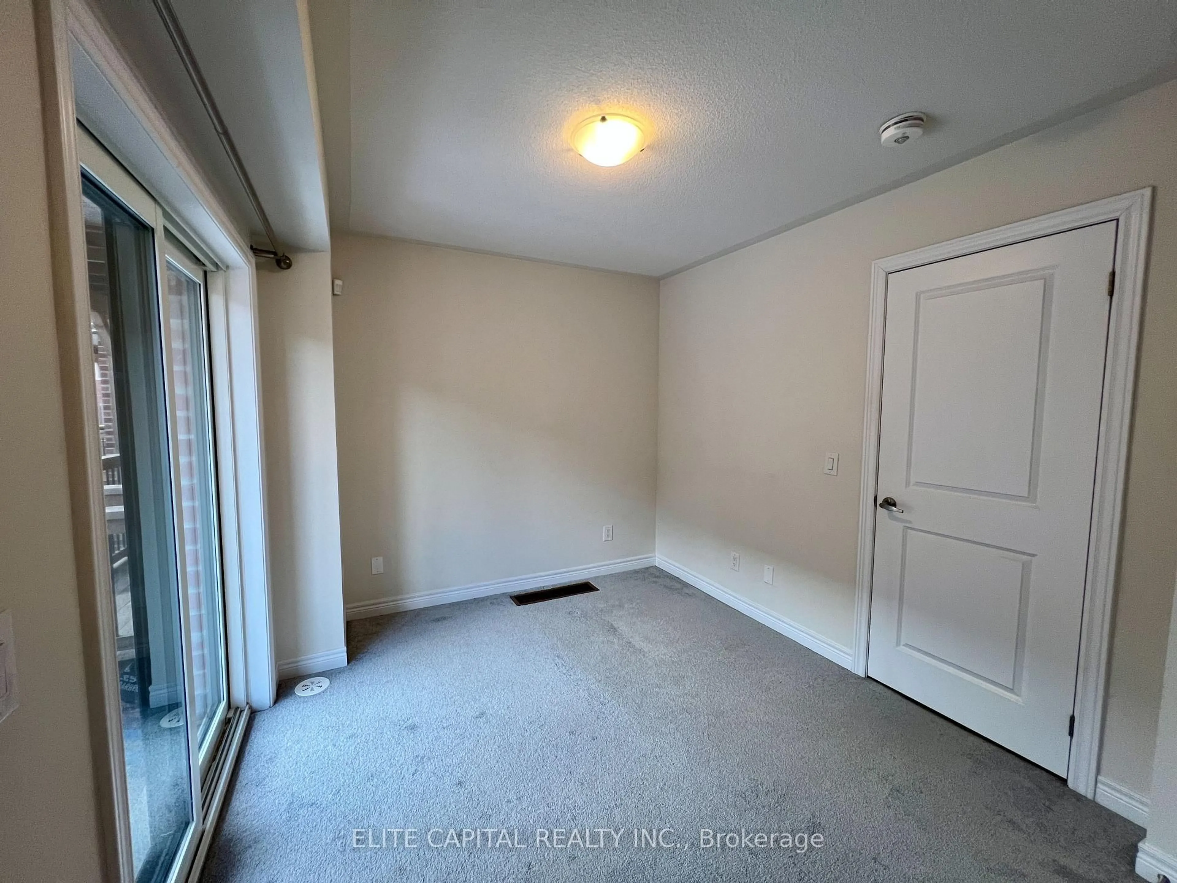 A pic of a room for 95 Elkington Cres, Whitby Ontario L1P 0L7