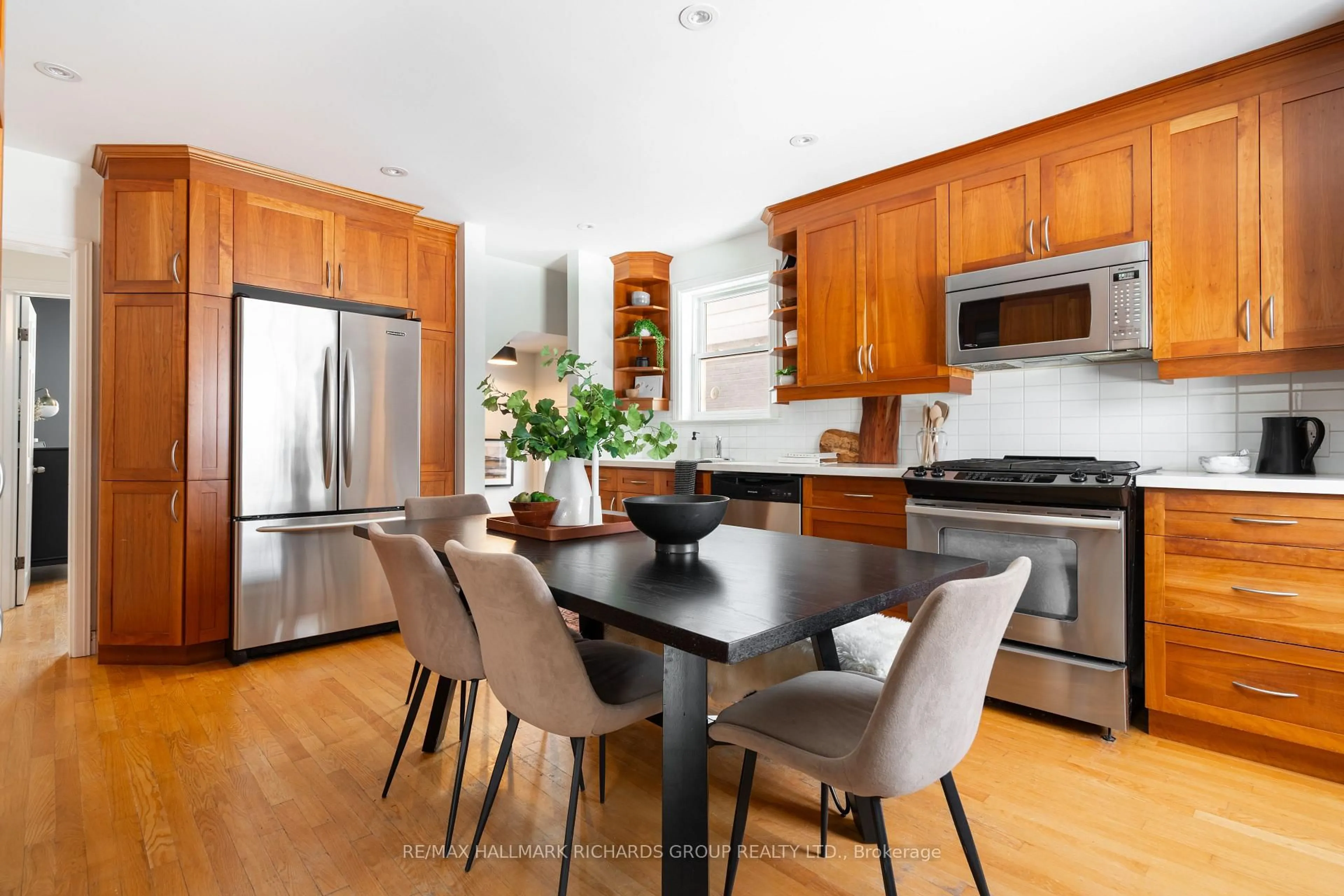 Open concept kitchen, unknown for 38 Anndale Rd, Toronto Ontario M1N 1C5