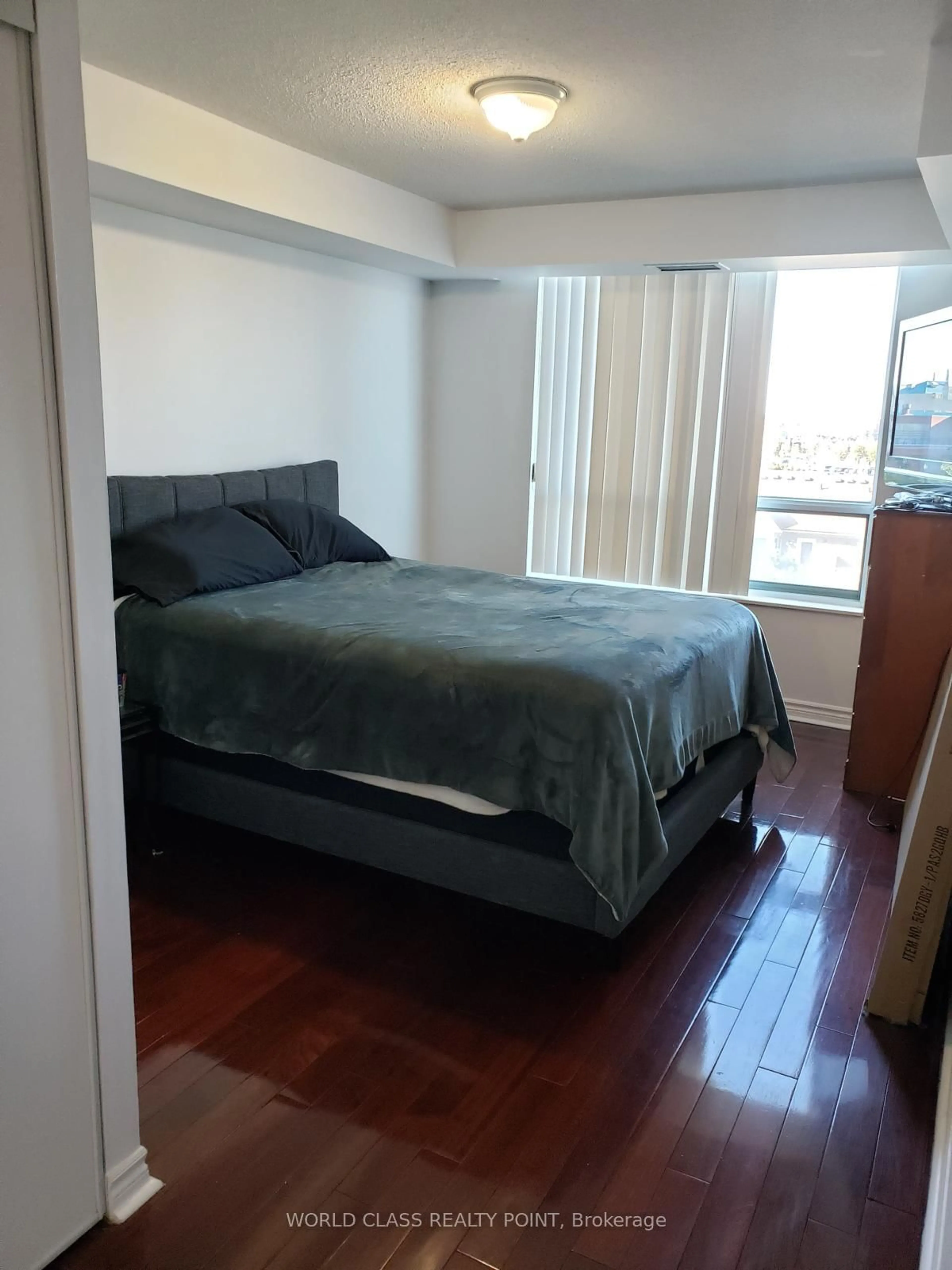 Bedroom with bed, unknown for 61 Town Centre Crt #408, Toronto Ontario M1P 5C5