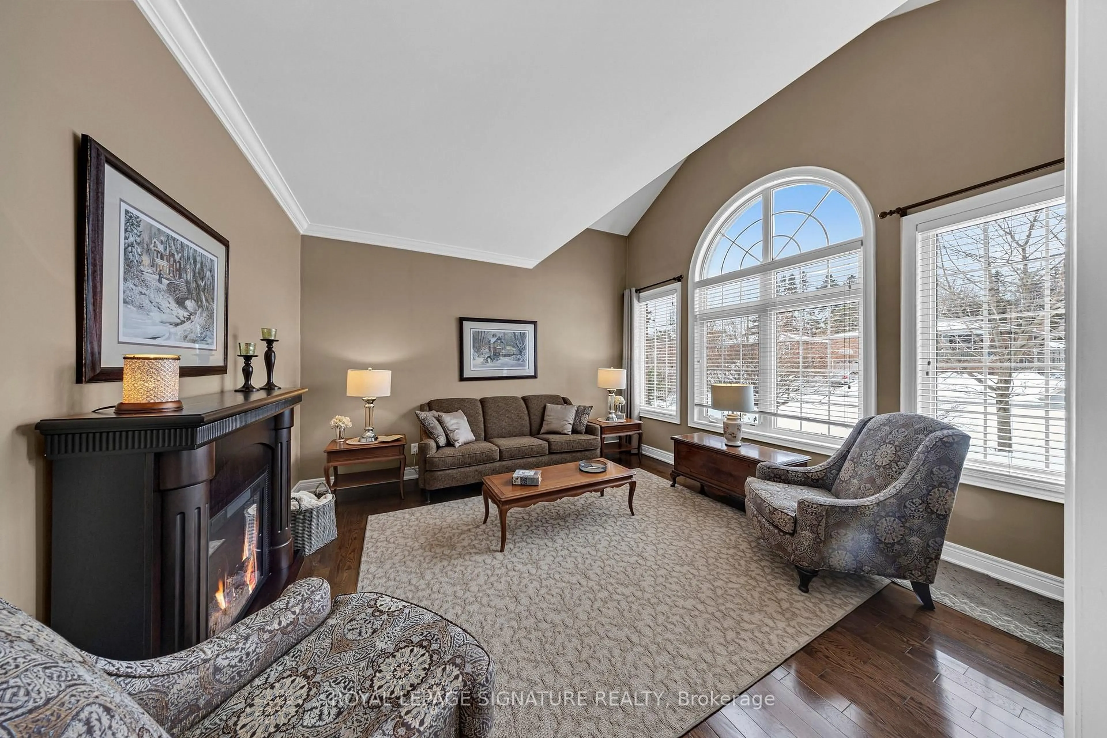 Living room with furniture, unknown for 473A Oakwood Dr, Pickering Ontario L1W 2M8