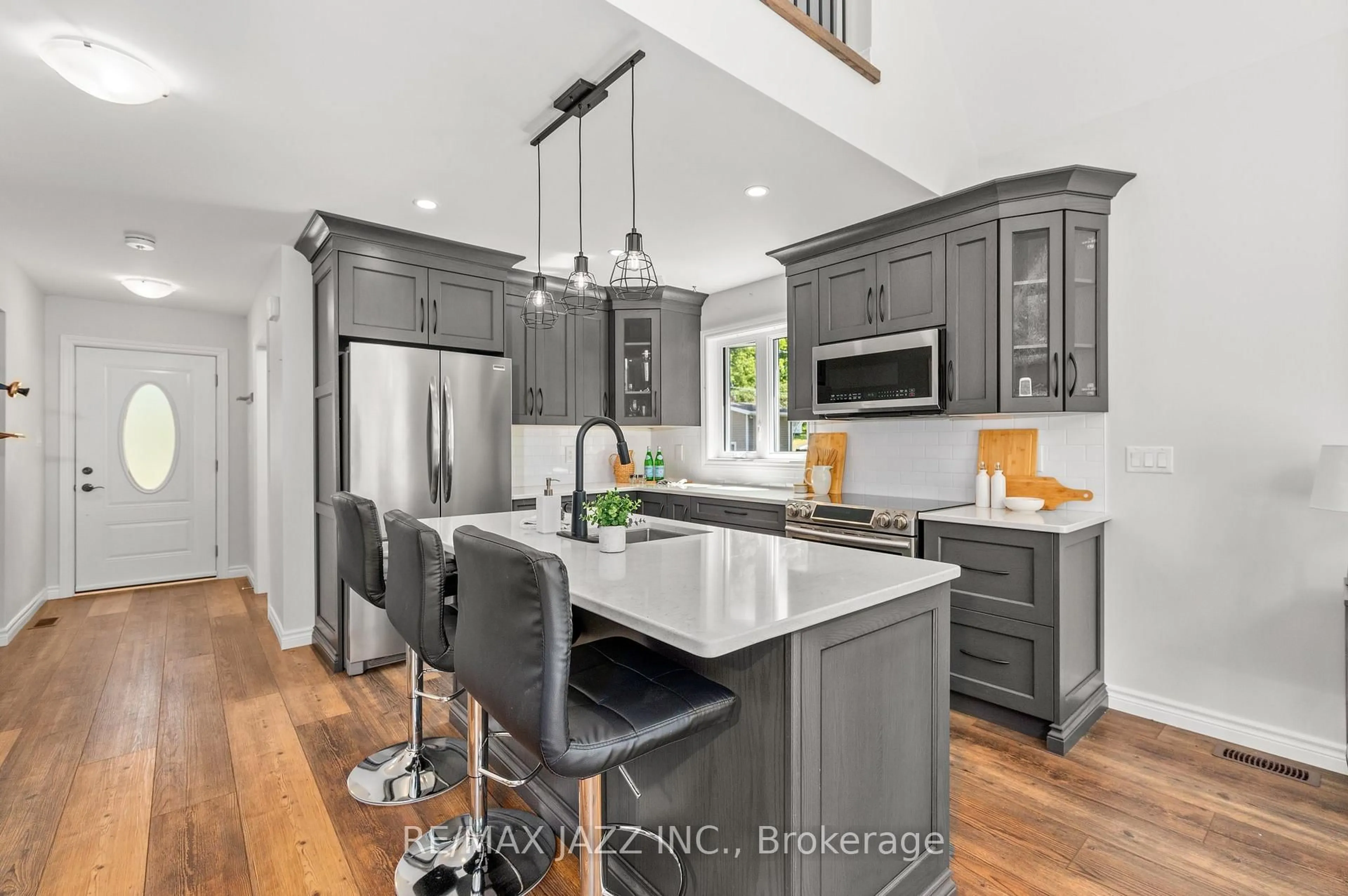 Open concept kitchen, unknown for 94 Coleman Cres, Scugog Ontario L0B 1K0